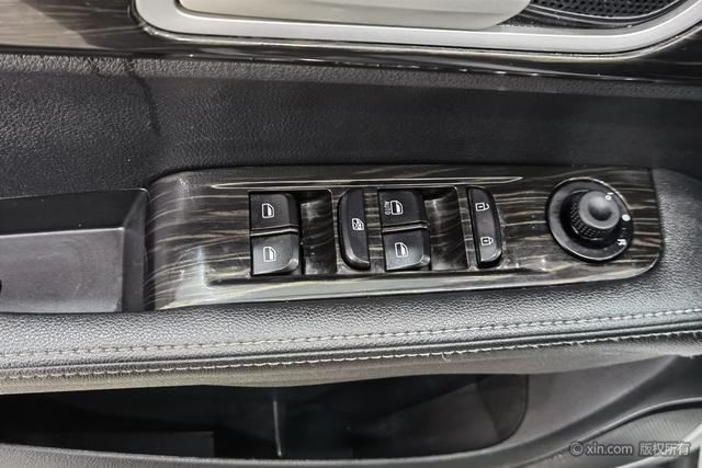 SWM斯威汽车 SWM斯威X7 2019 汽车图片 #13