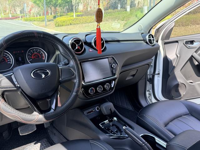 Soueast DX3 2020 car image #13