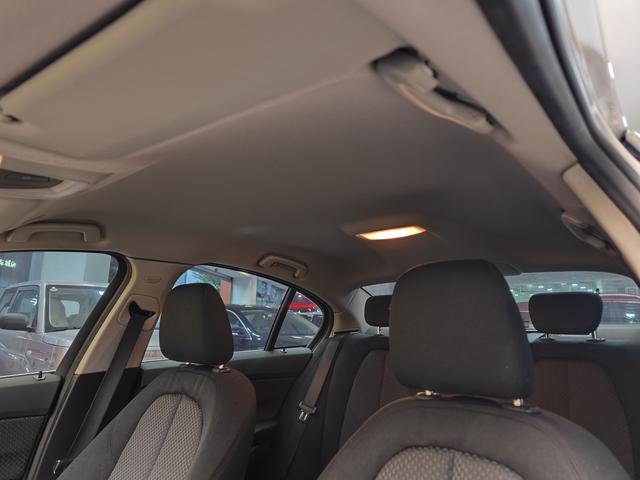 BMW 1 Series 2018 car image #13