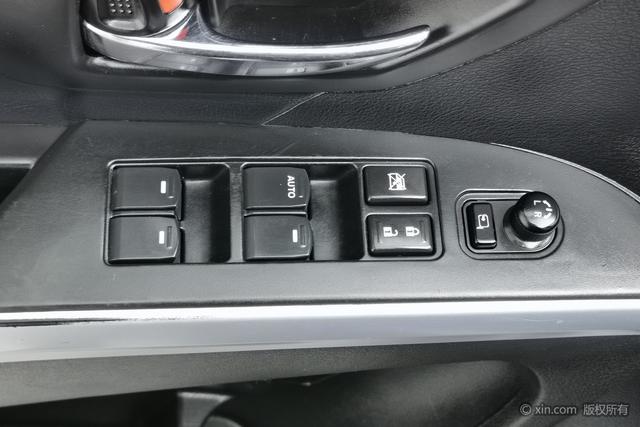 Suzuki S-Cross 2014 صورة سيارة #13