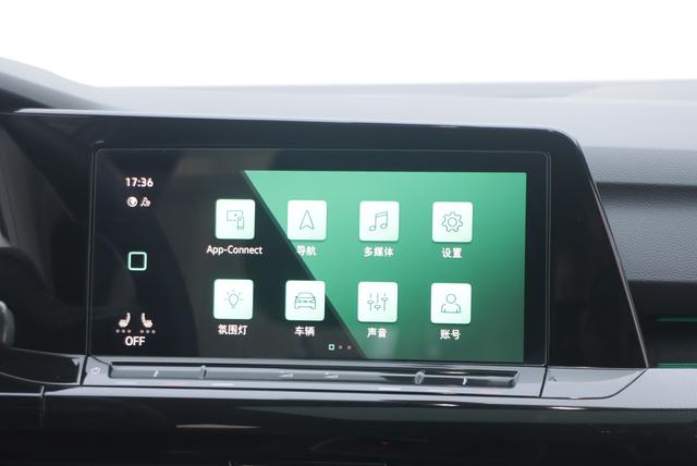 Volkswagen Golf 2023 car image #13