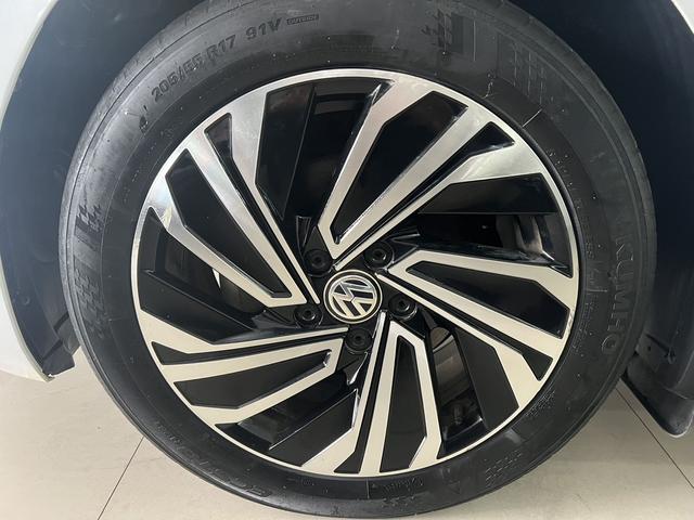 Volkswagen Sagitar 2022 car image #13