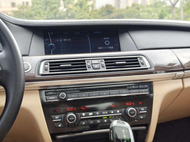 宝马 宝马7系 2011 汽车图片 #13