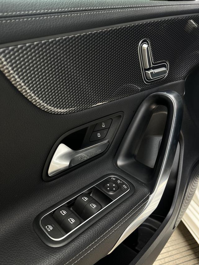 Mercedes-Benz A Class 2020 imagem de carro #13