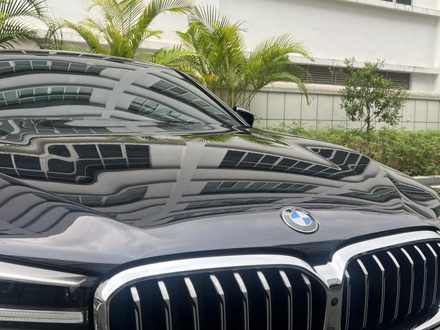 BMW 5 Series 2023 immagine di auto #13