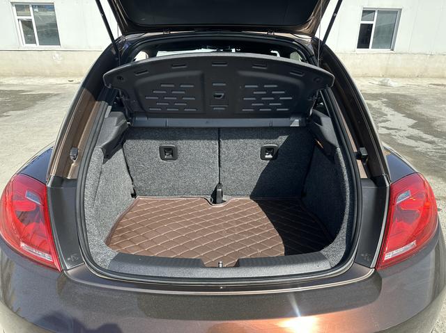 Volkswagen Beetle 2012 изображение автомобиля #13