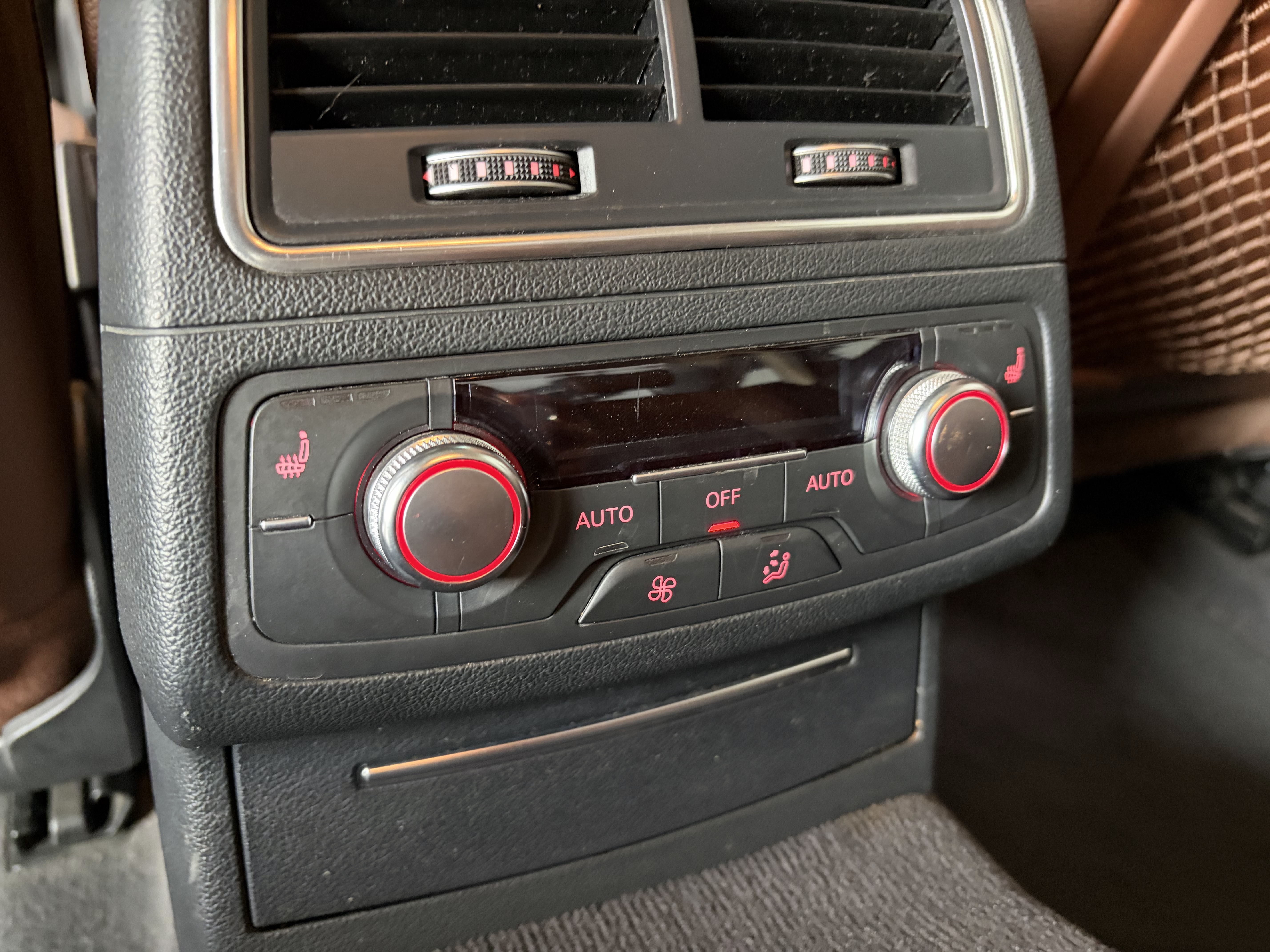 Audi A6L 2016 car image #13