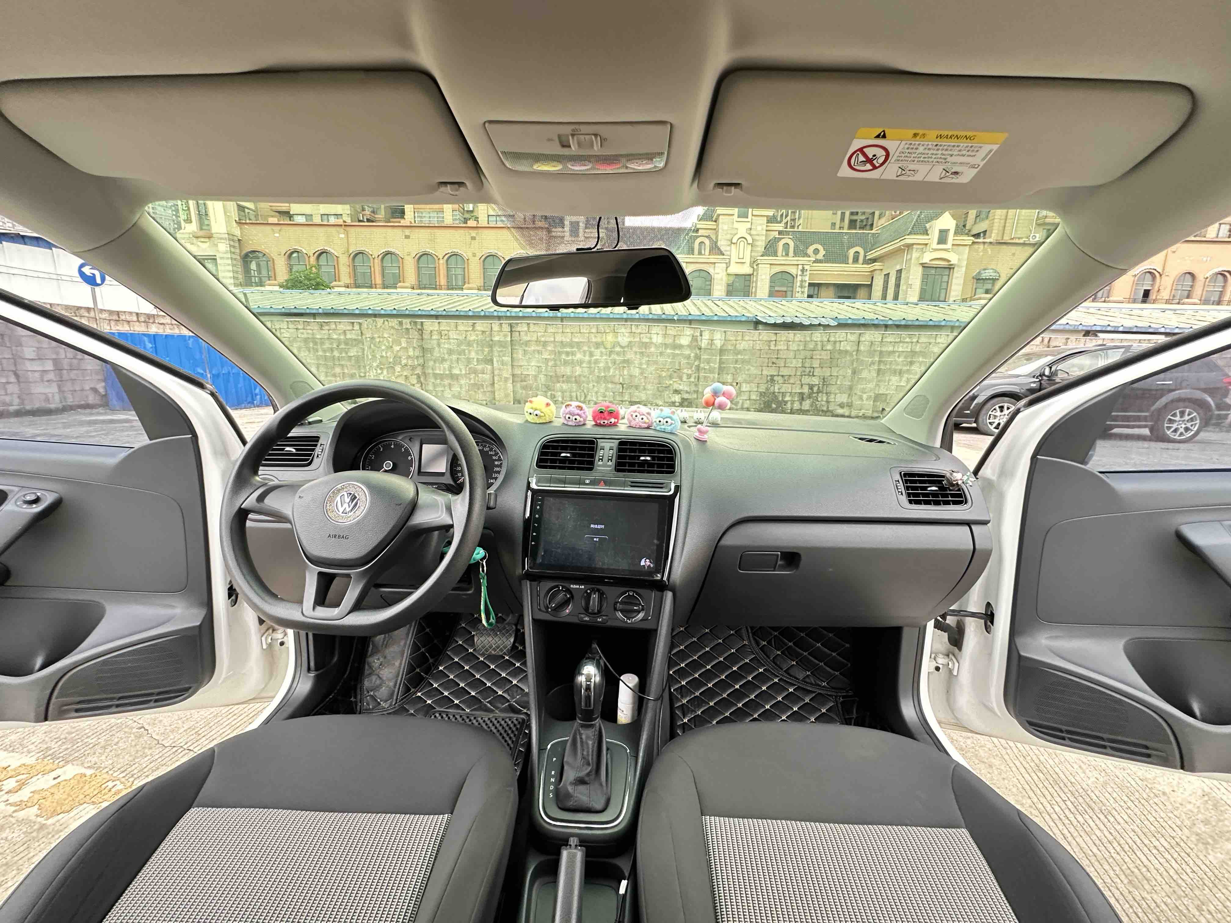 Polo 2017 car image #13