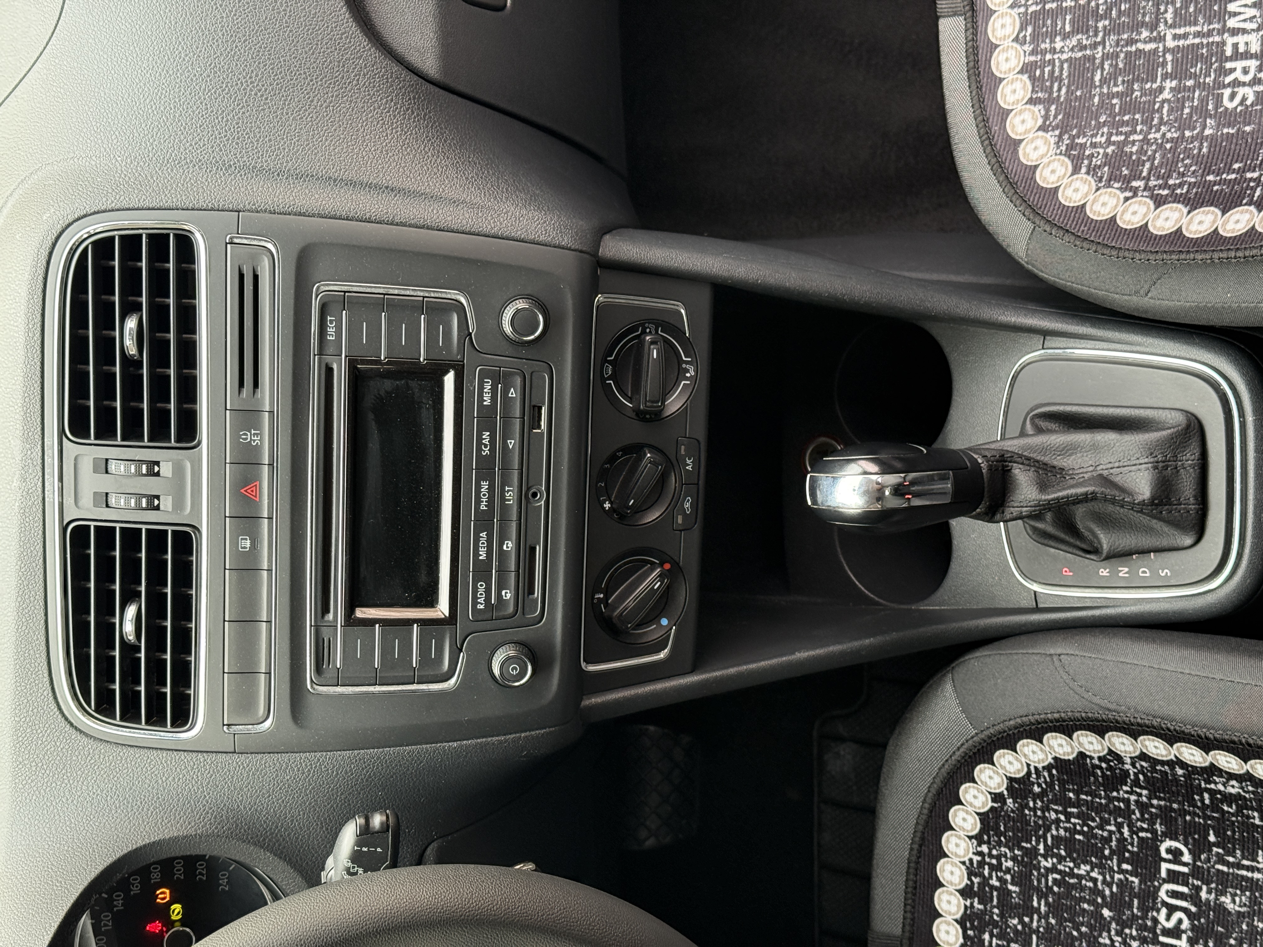 Polo 2016 car image #13