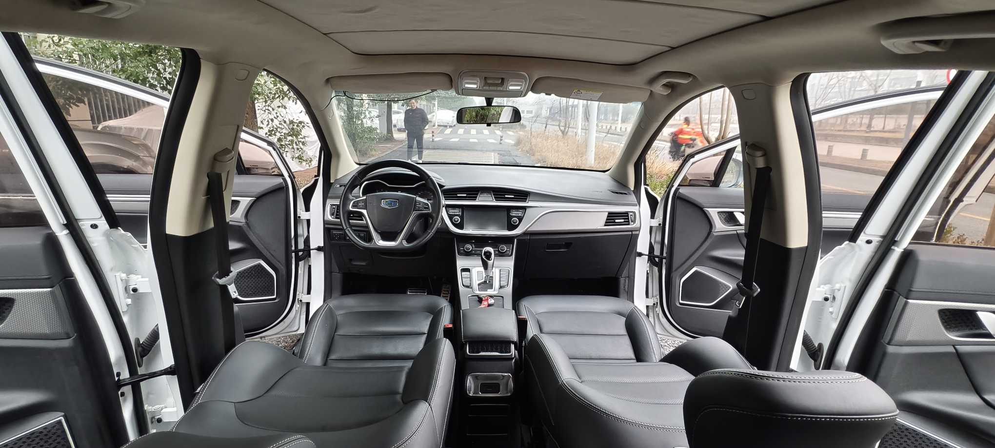 Emgrand GS 2017 #13 Emgrand GS 2017 car image #13