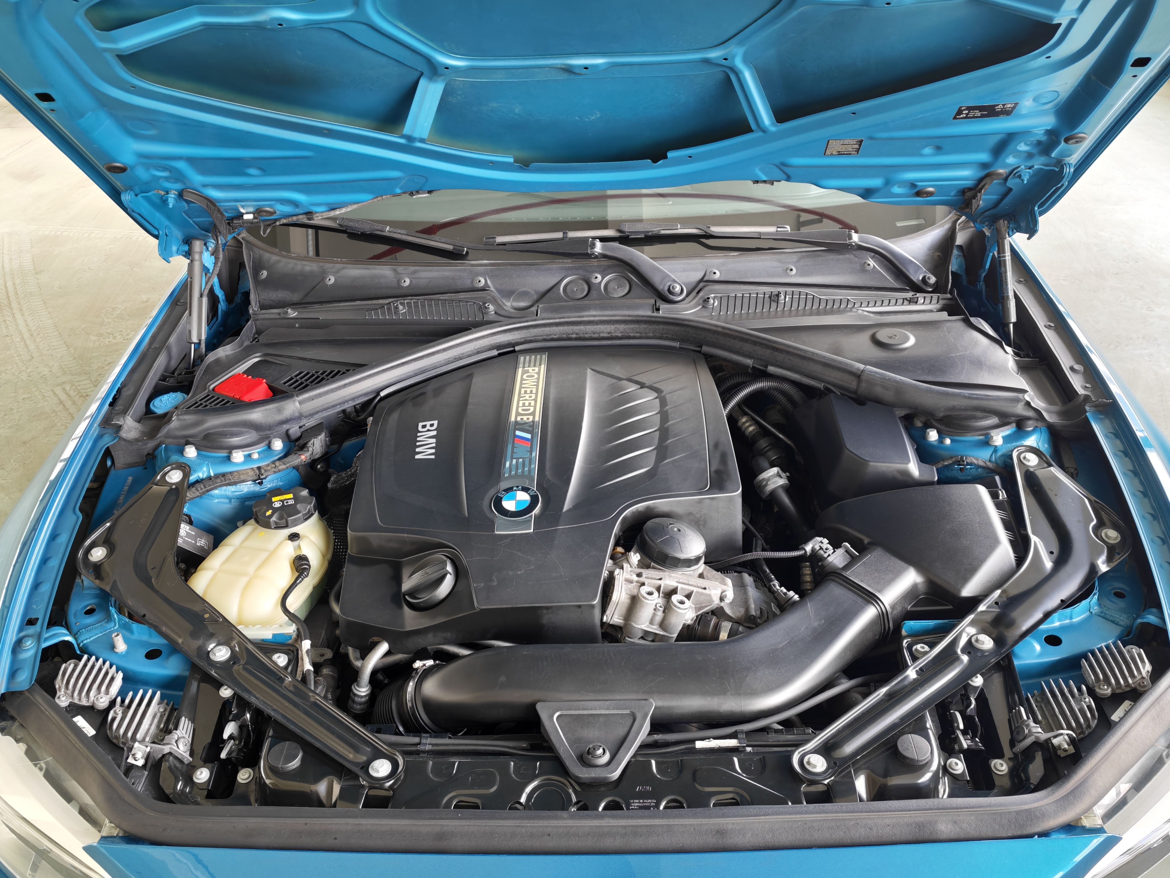 BMW M2 2017 car image #13