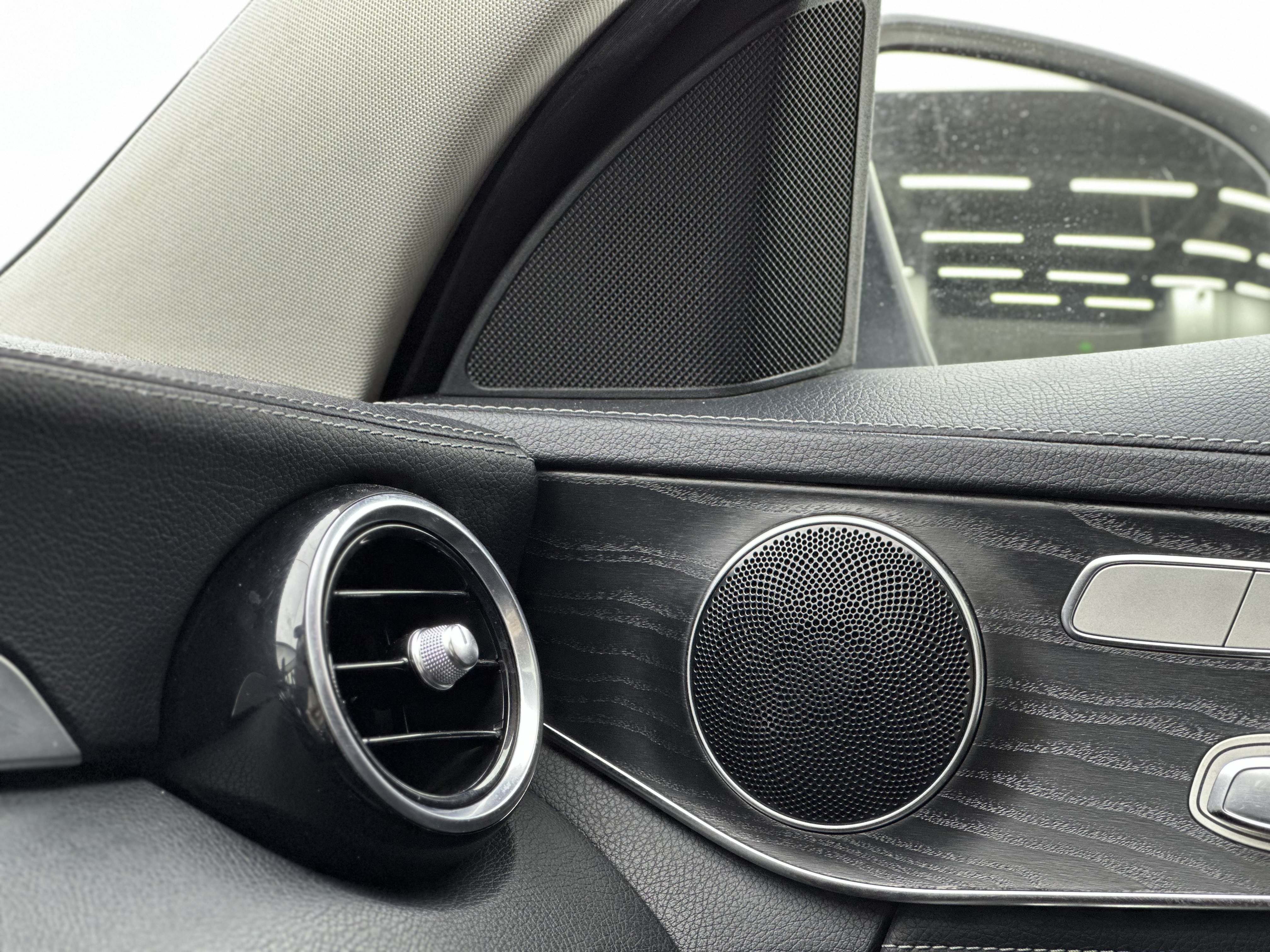 Mercedes-Benz C Class 2016 car image #13