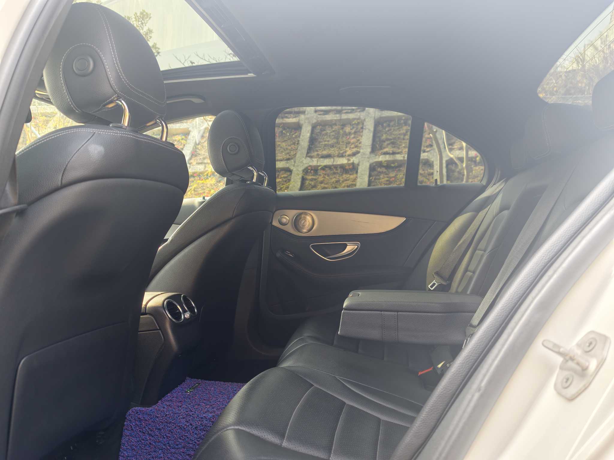 Mercedes-Benz C Class 2016 car image #13