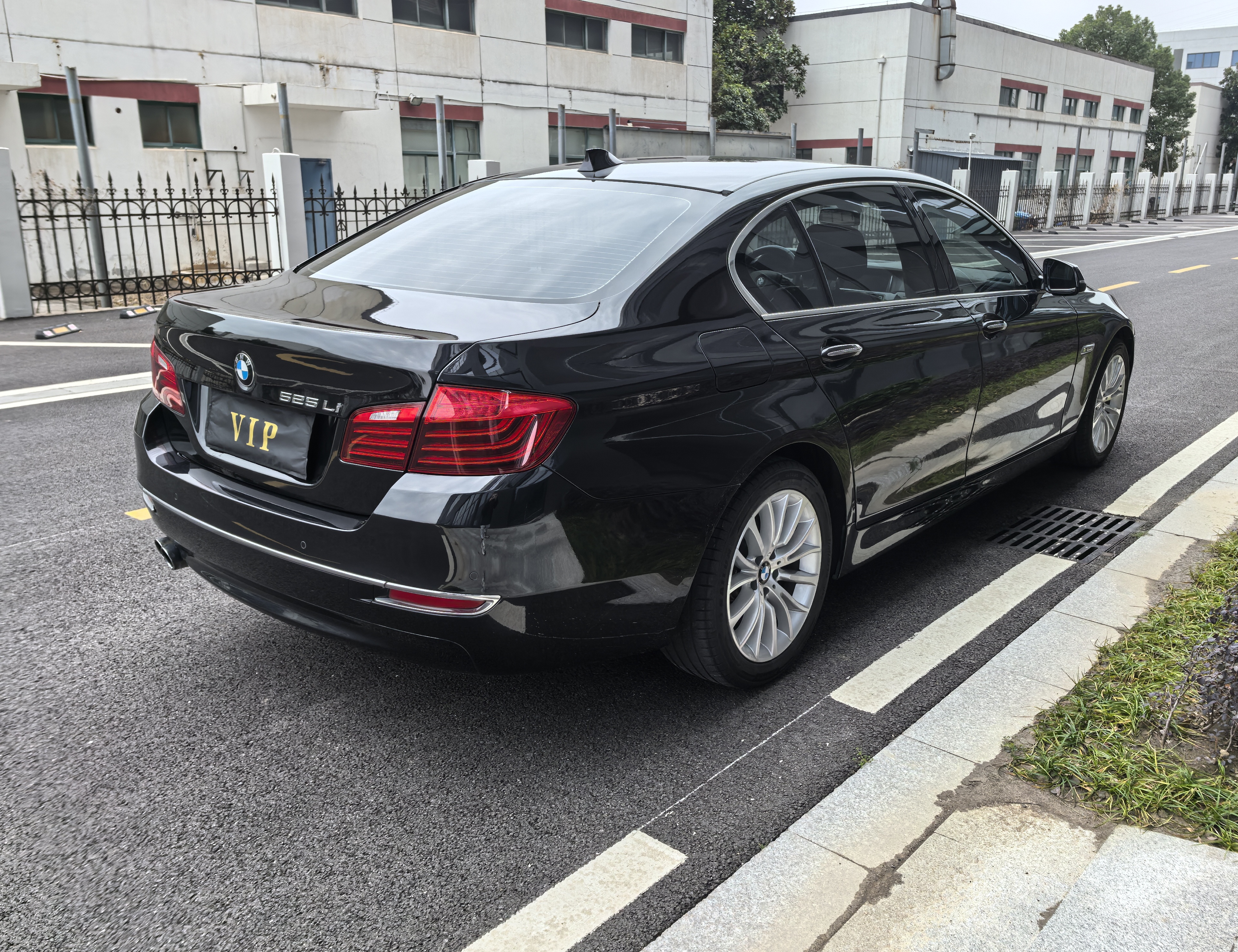 BMW 5 Series 2016 car image #13