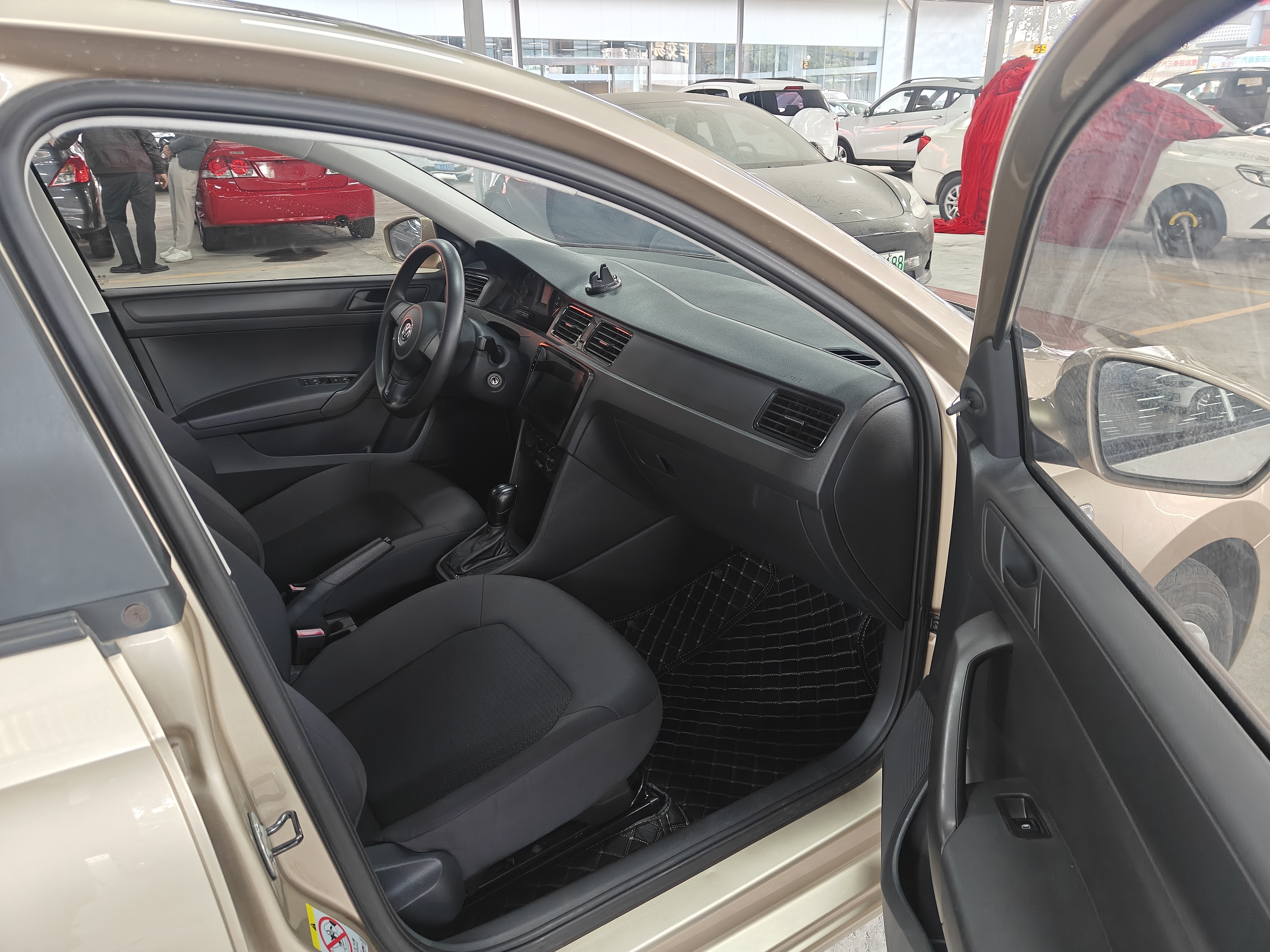 Santana 2014 car image #13