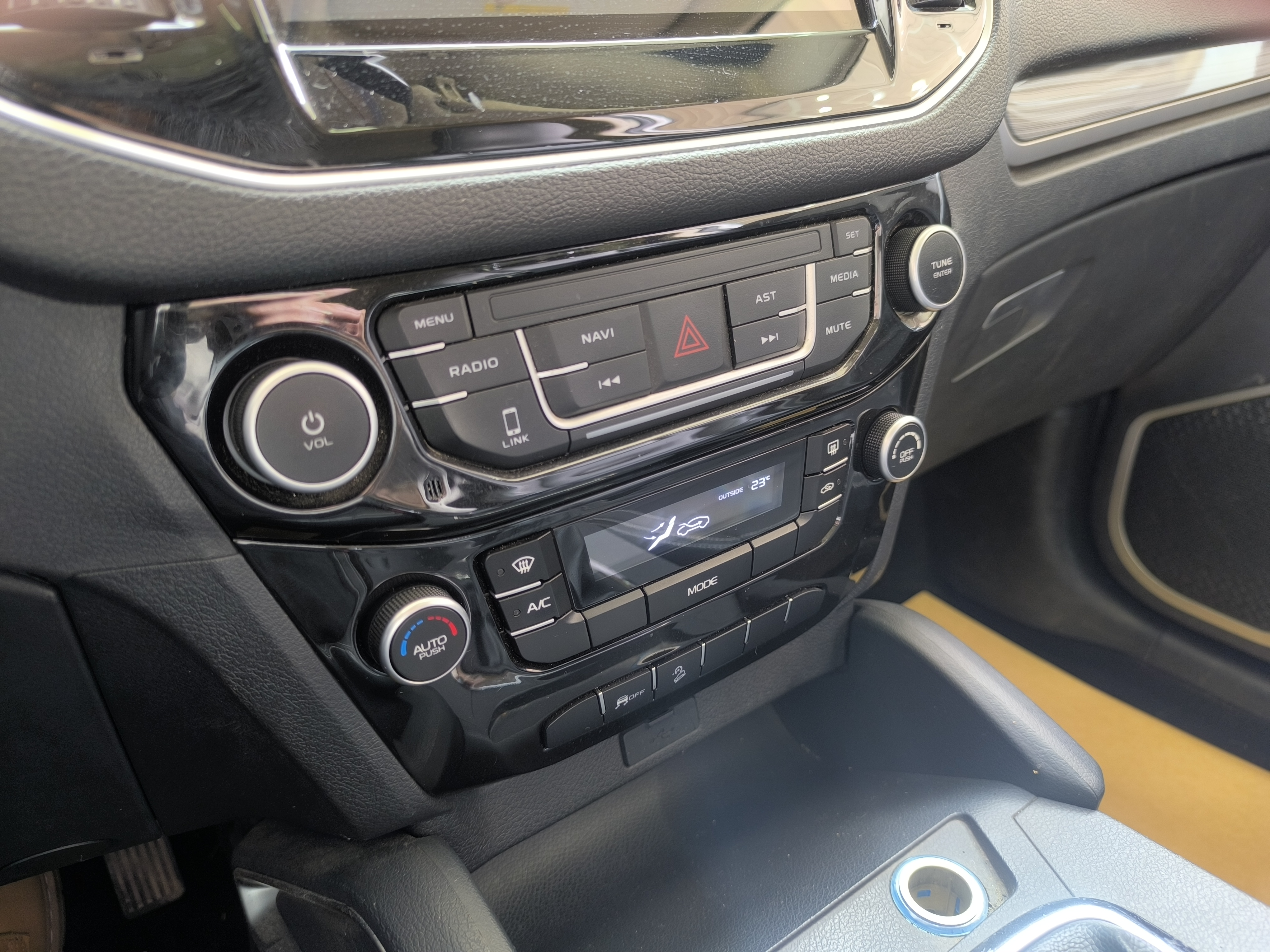 GEELY Vision X6 2017 car image #13