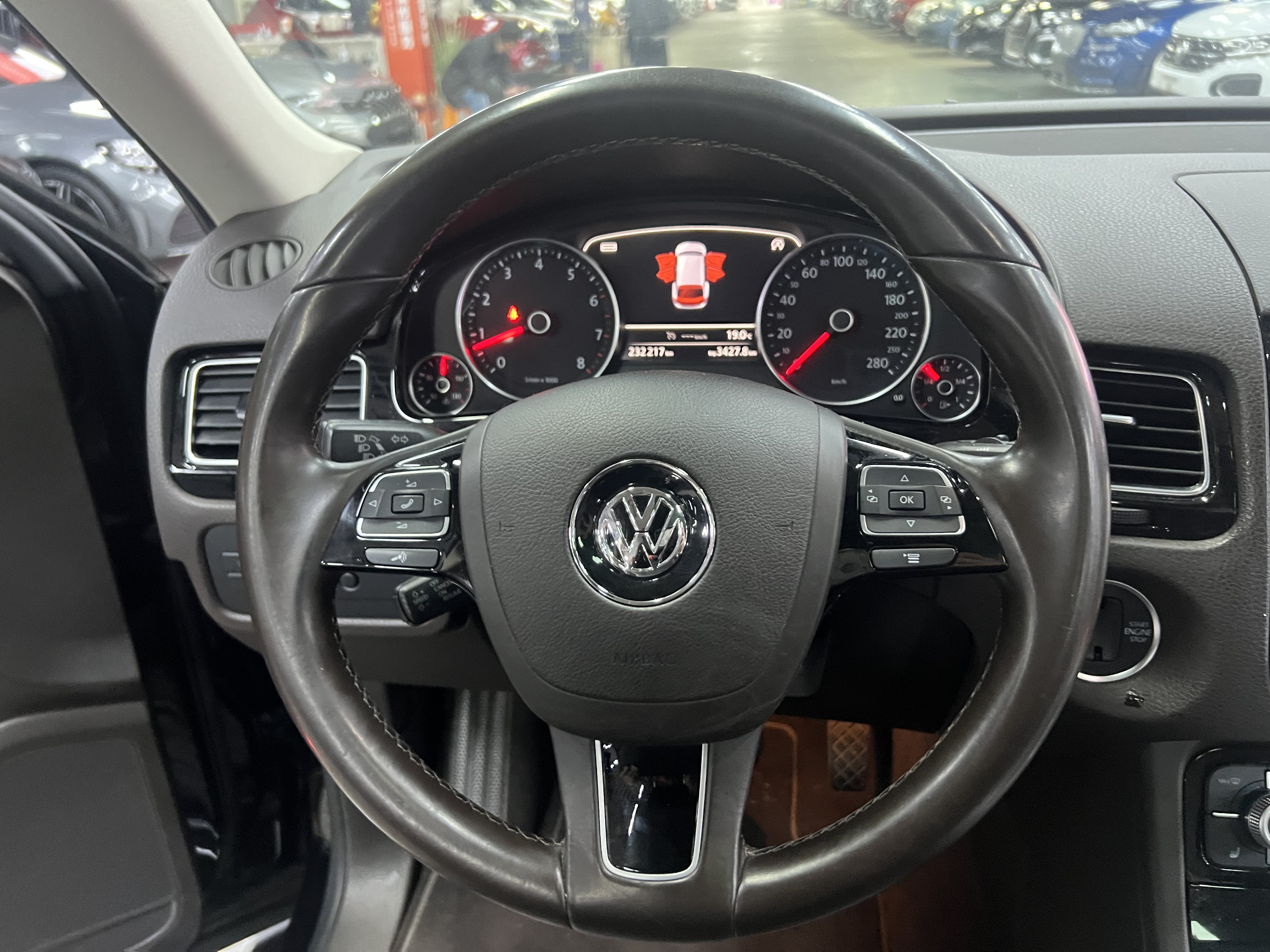 Volkswagen Touareg 2016 car image #13