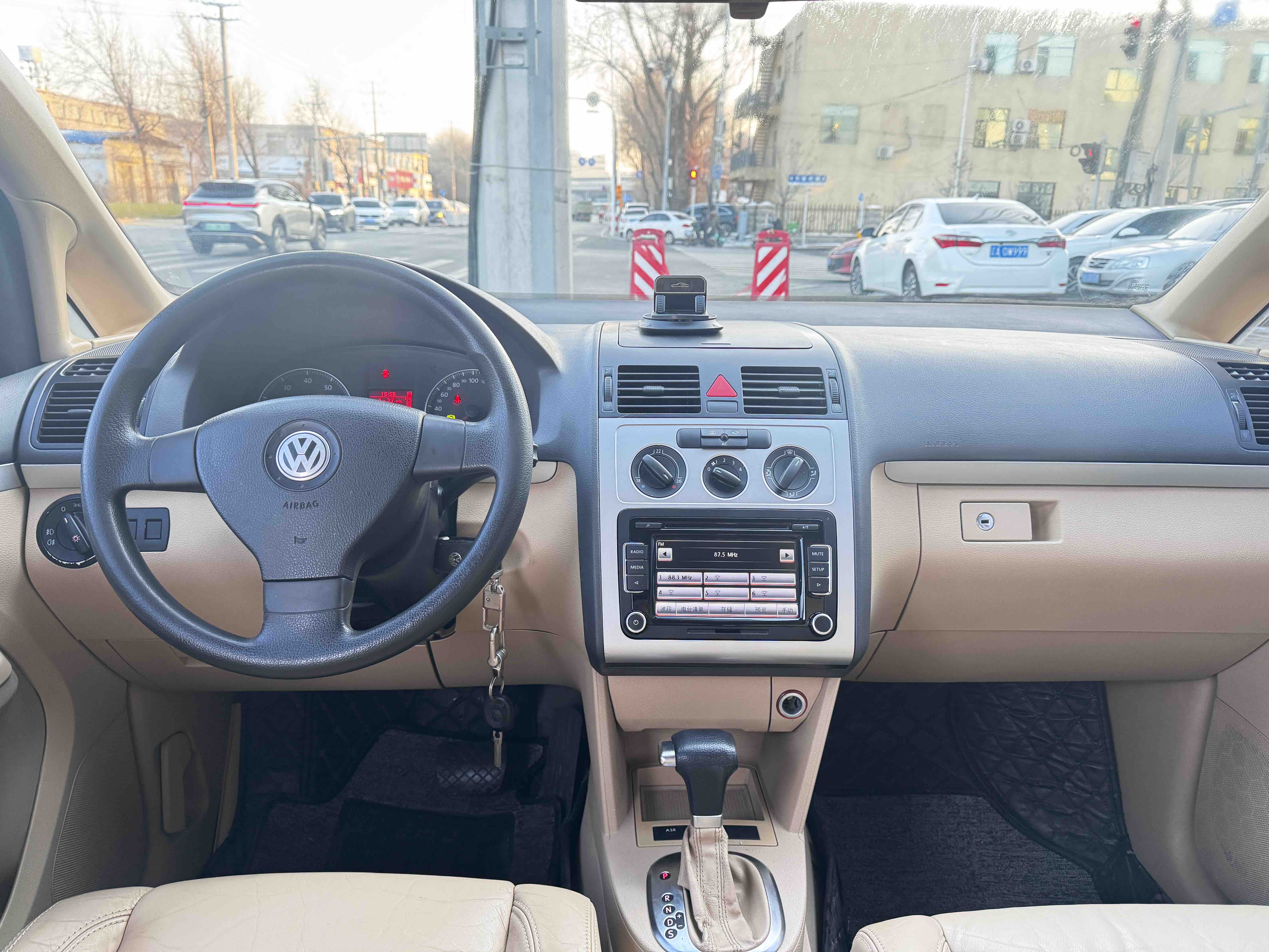 Volkswagen Touran 2011 #13 Volkswagen Touran 2011 immagine di auto #13