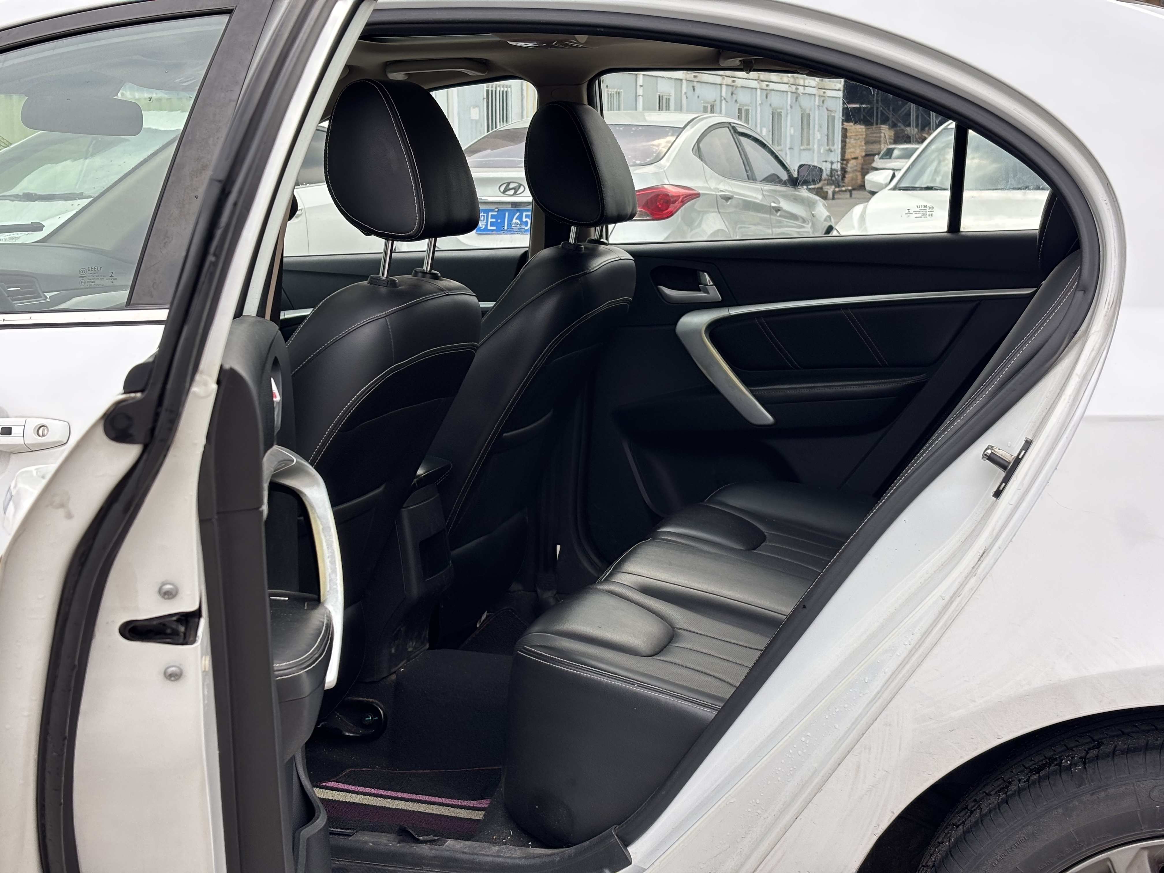GEELY Emgrand 2017 car image #13