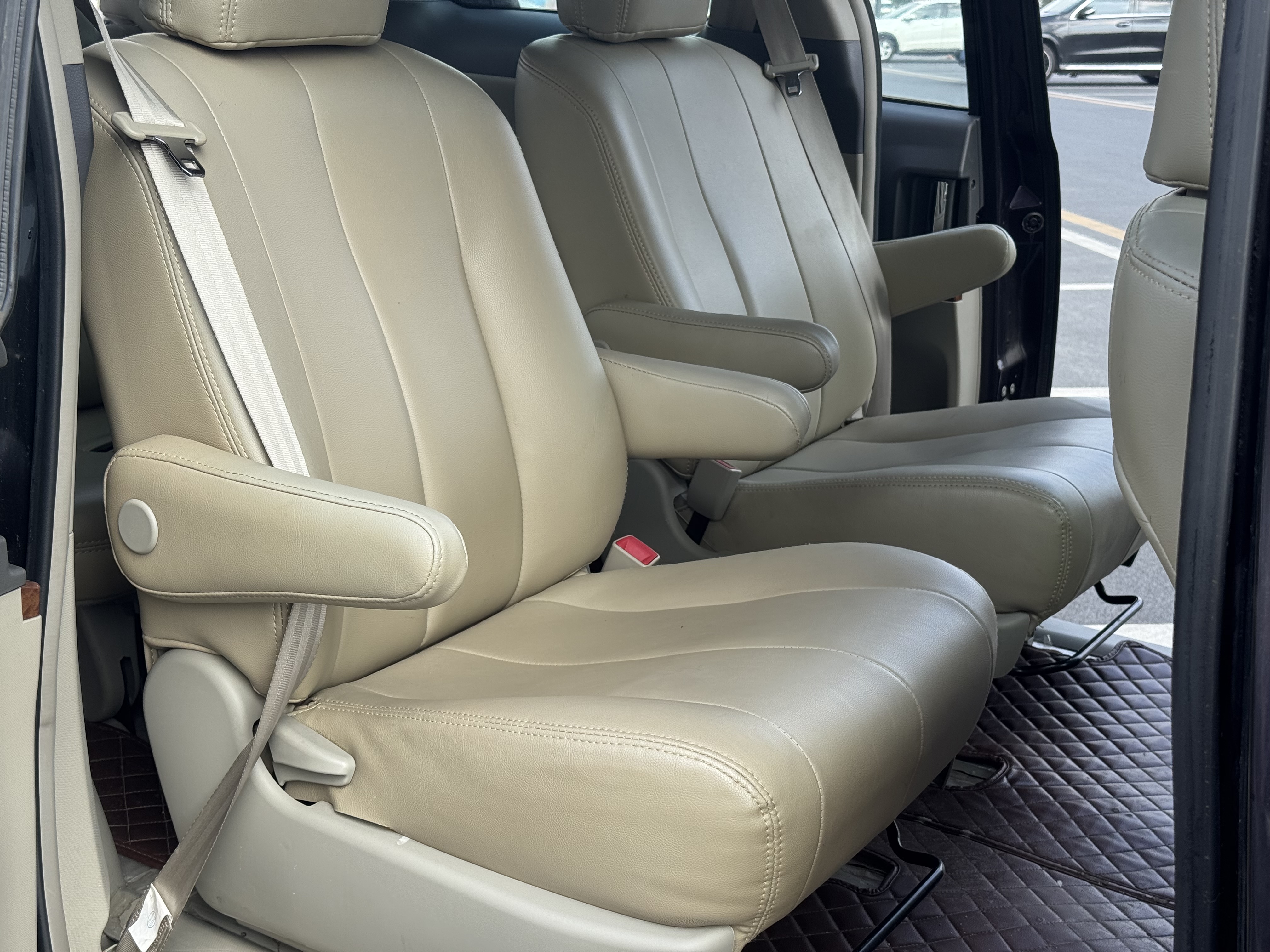 BYD M6 2017 car image #13