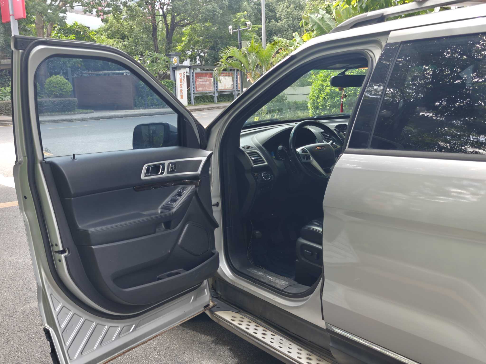 Ford Explorer (Imported) 2013 car image #13