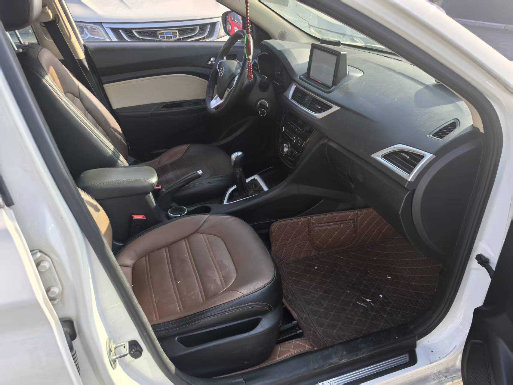 Changan Alsvin V7 2016 #13 Changan Alsvin V7 2016 car image #13