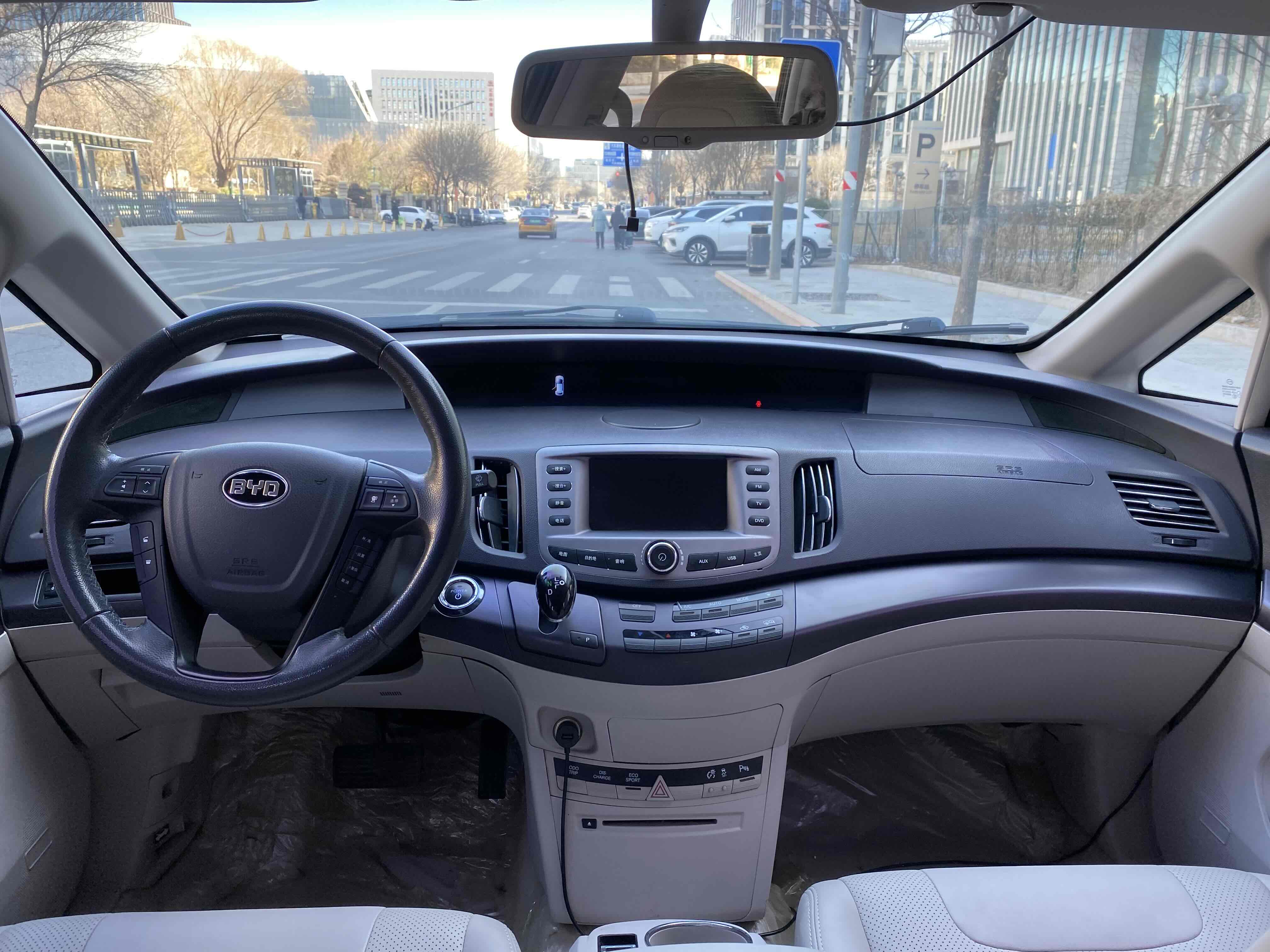BYD e6 2014 car image #13