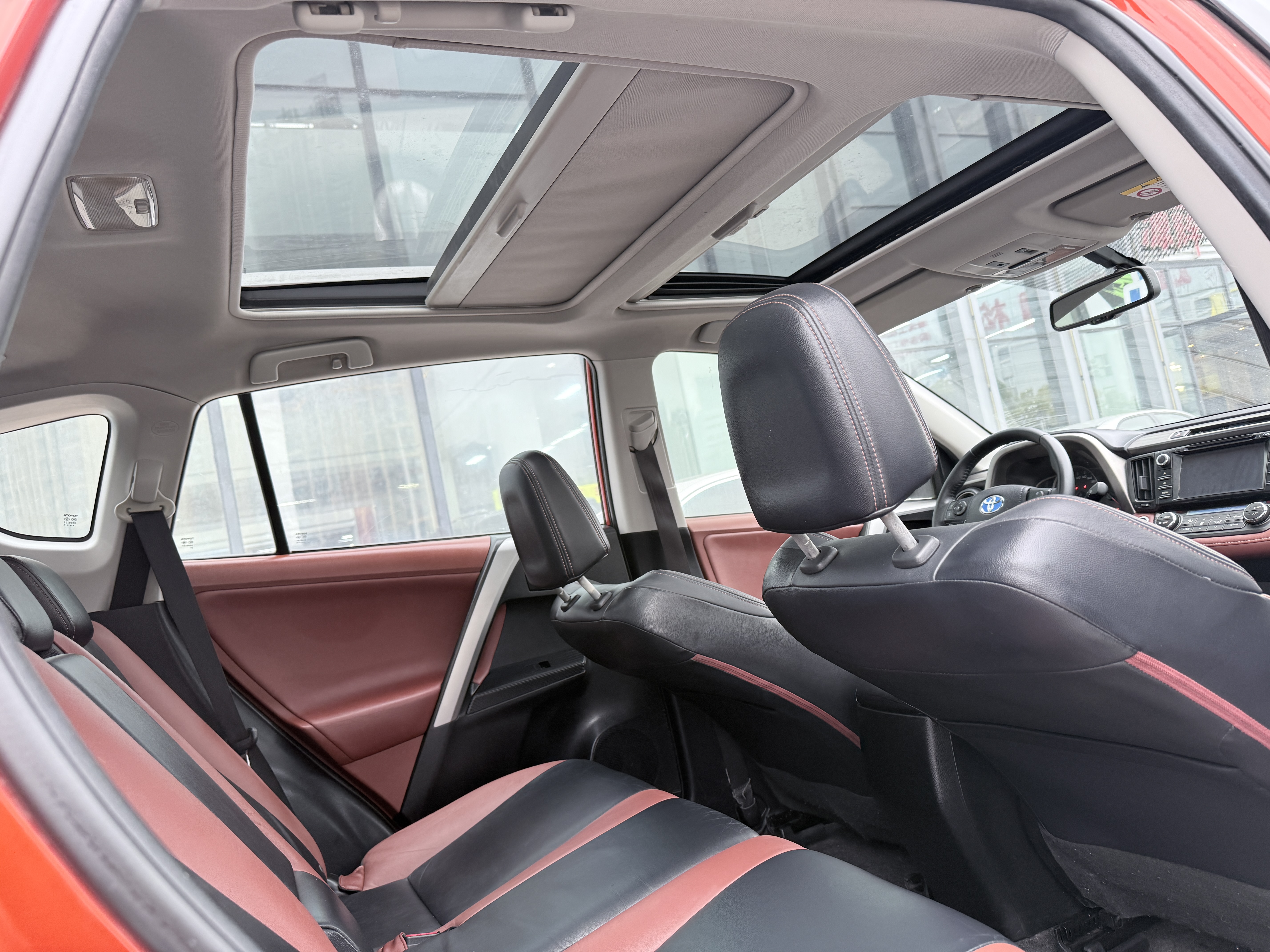 Toyota RAV4 2014 изображение автомобиля #13