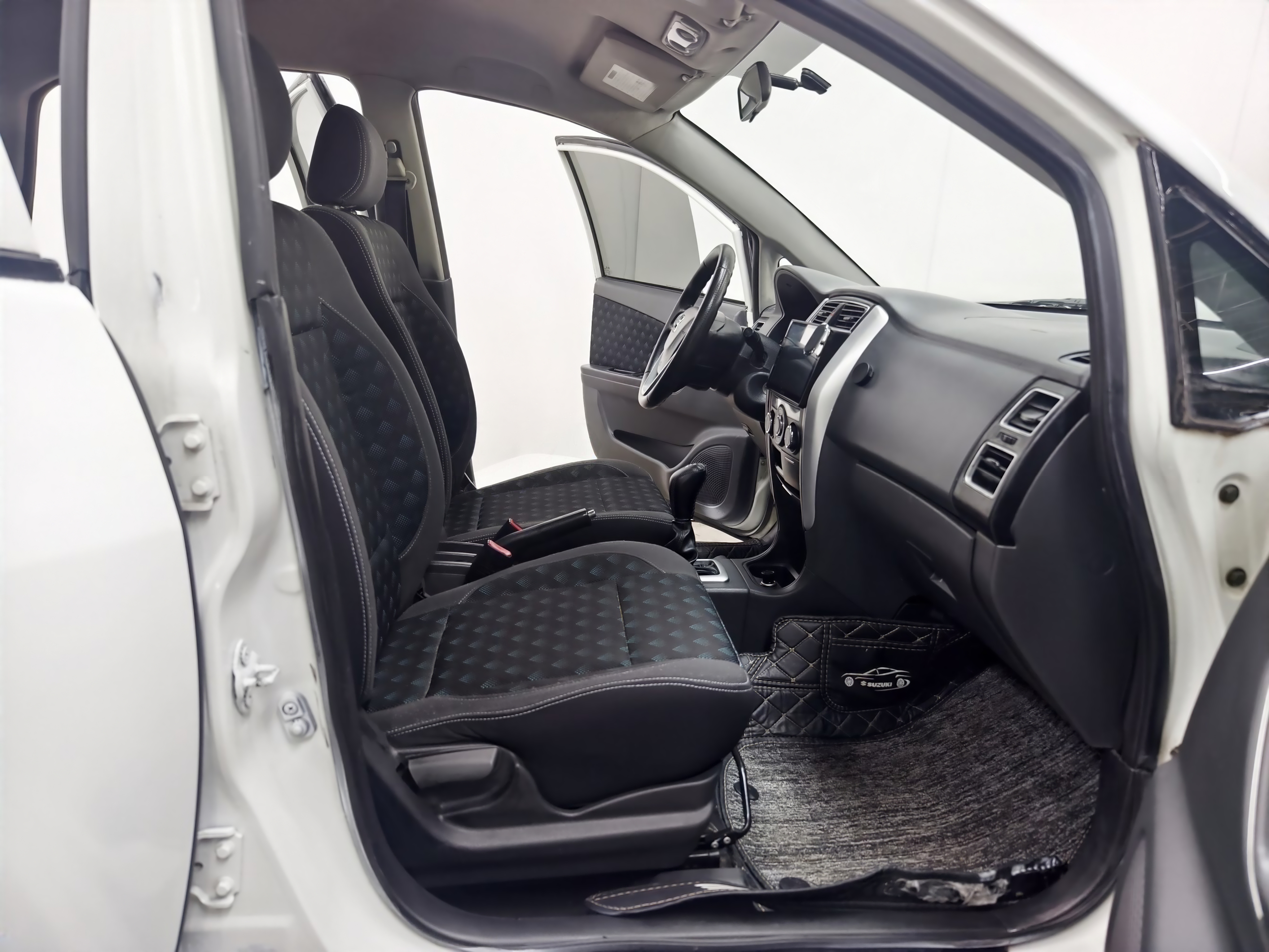 Suzuki Liana A6 2014 image de voiture #13