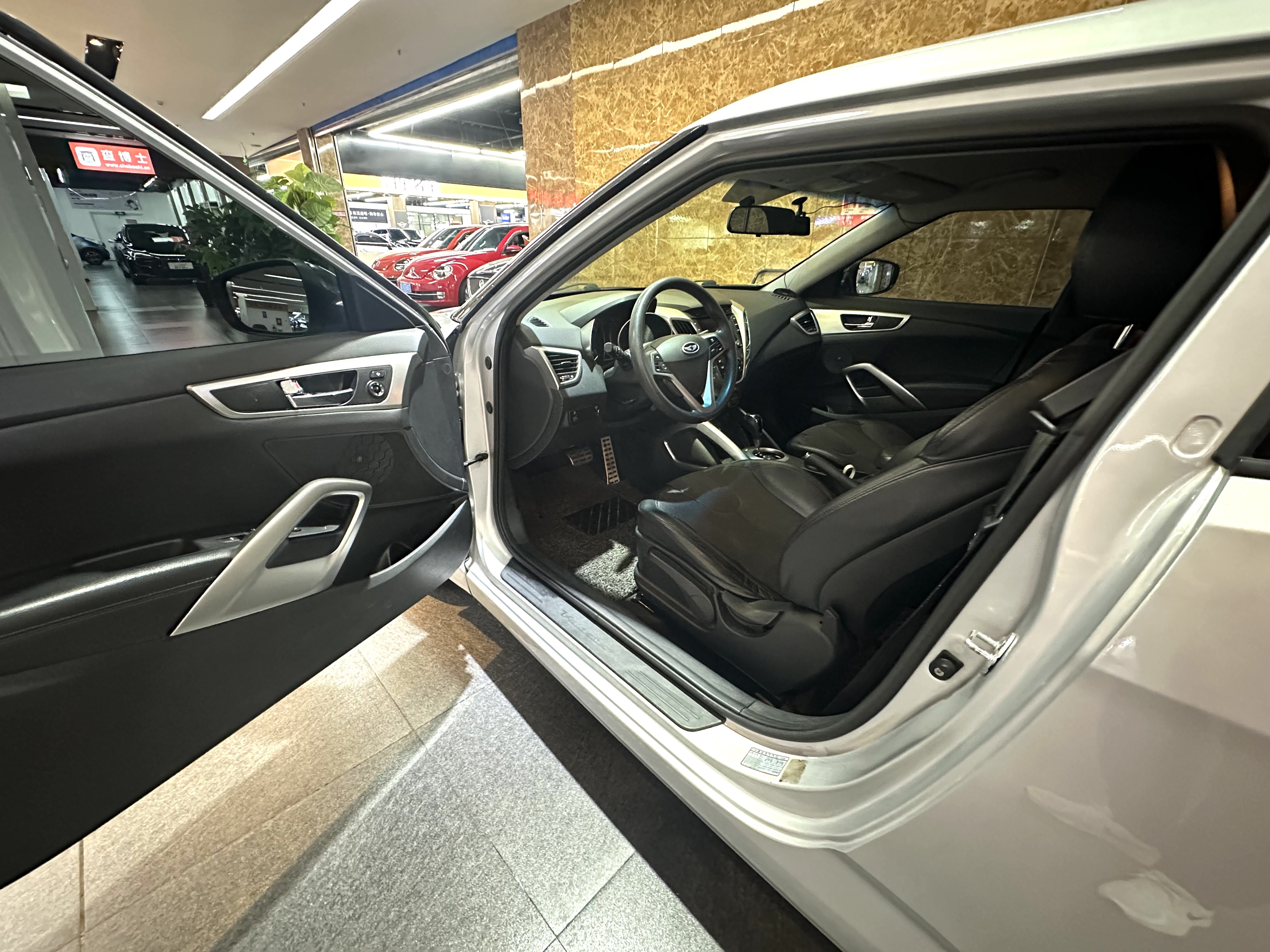 Hyundai Veloster 2012 car image #13