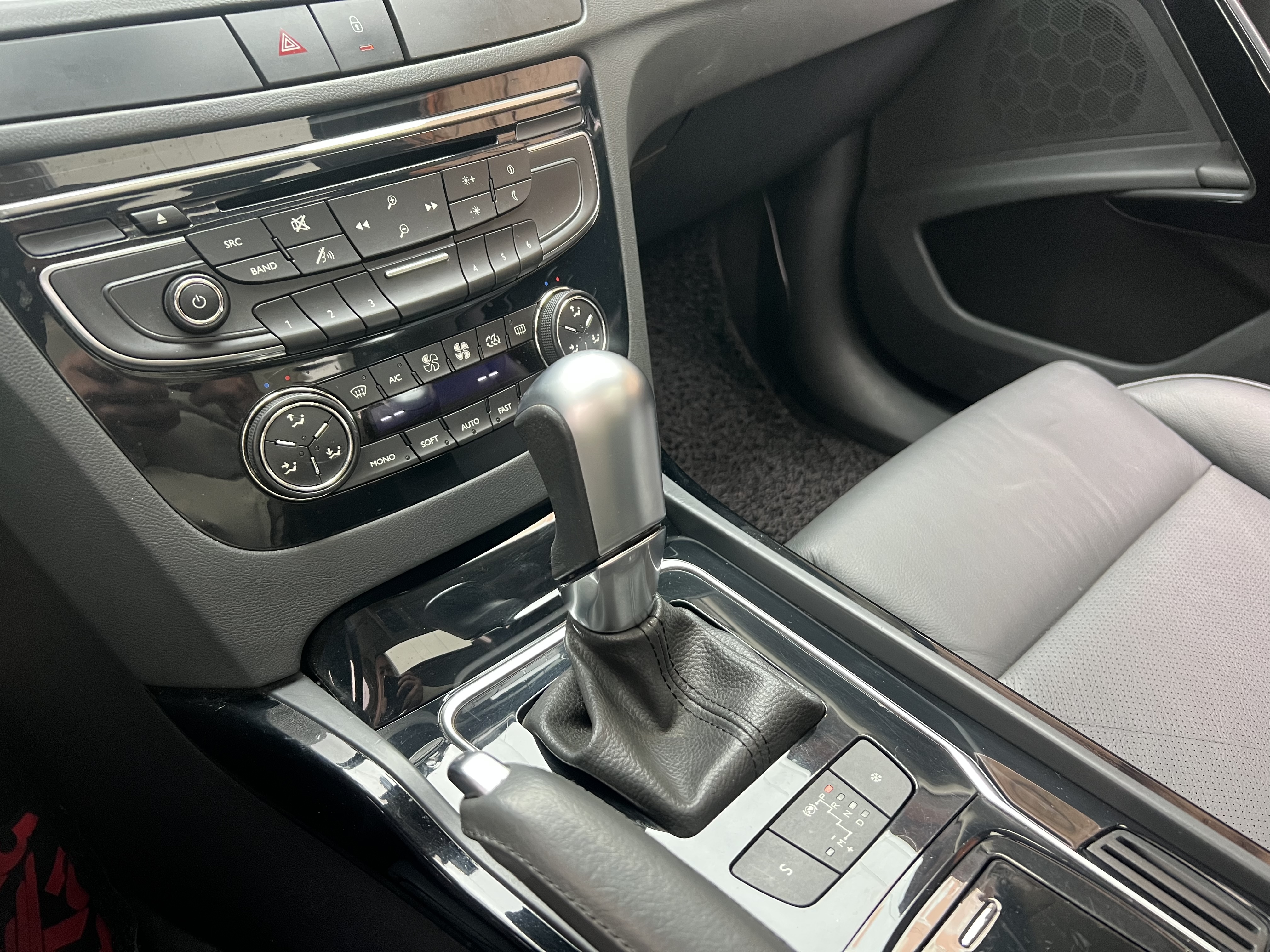 Peugeot 508 2014 car image #13