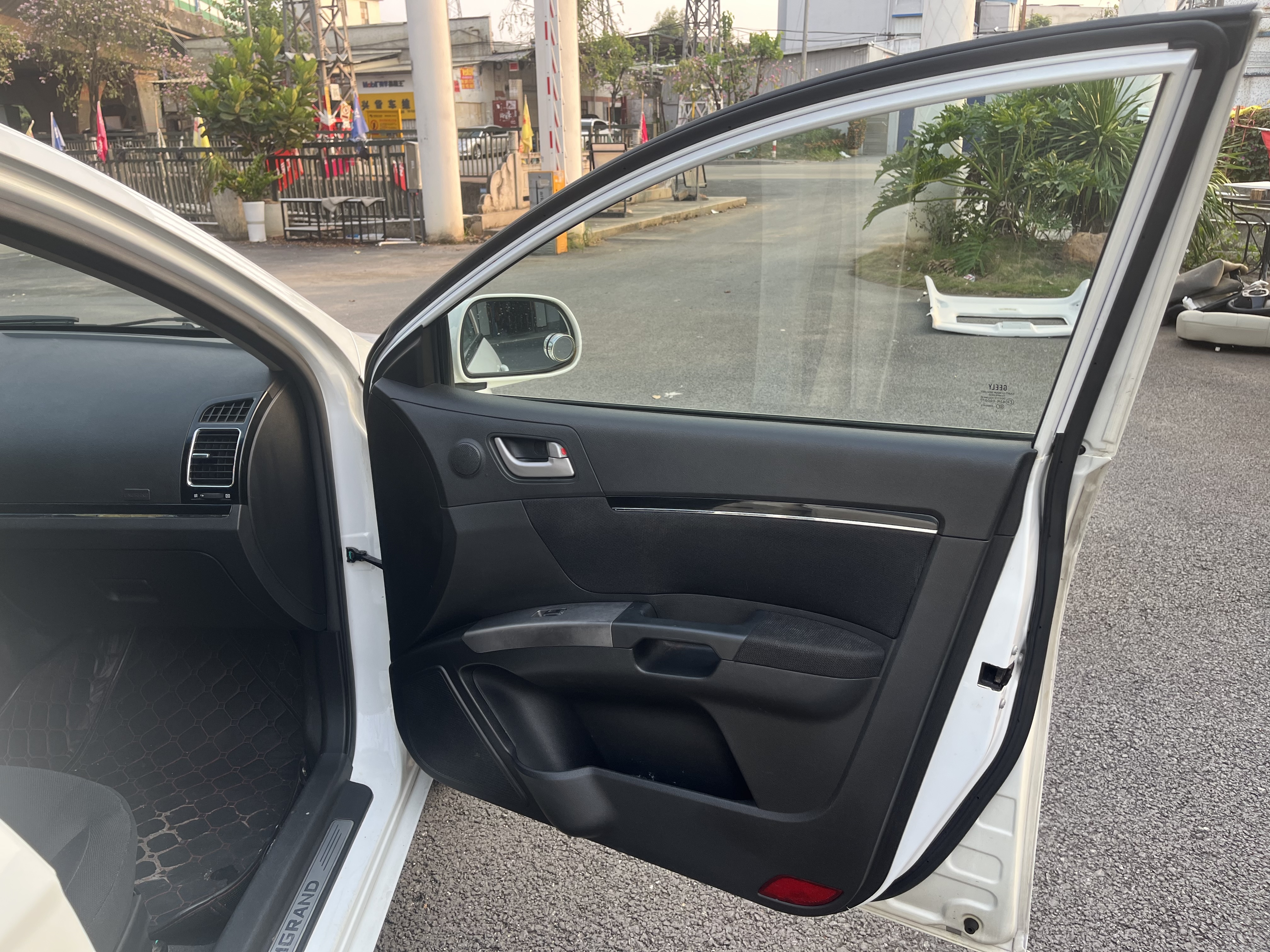 GEELY Emgrand Classic 2014 car image #13