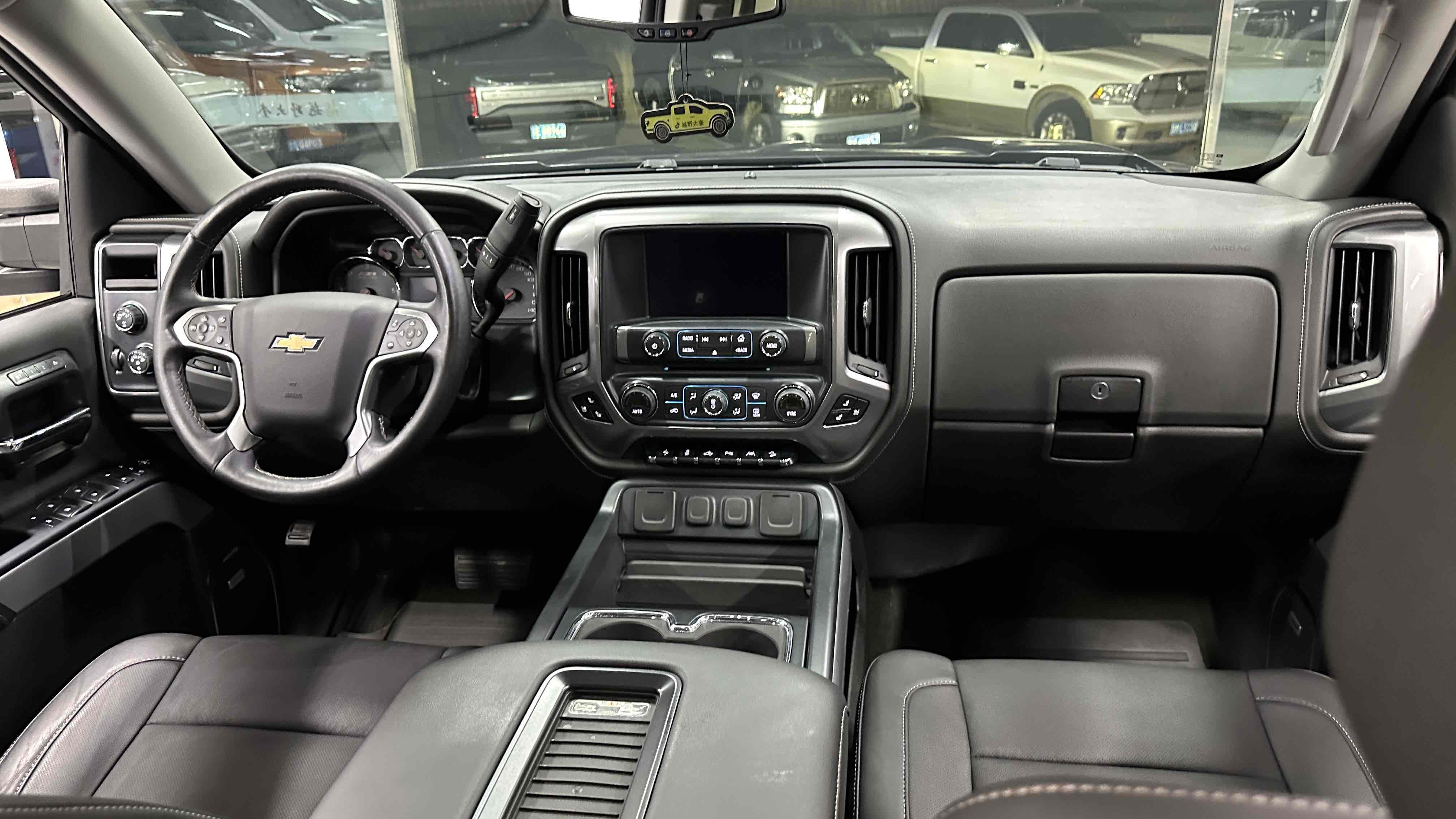 Chevrolet Silverado 2018 car image #13