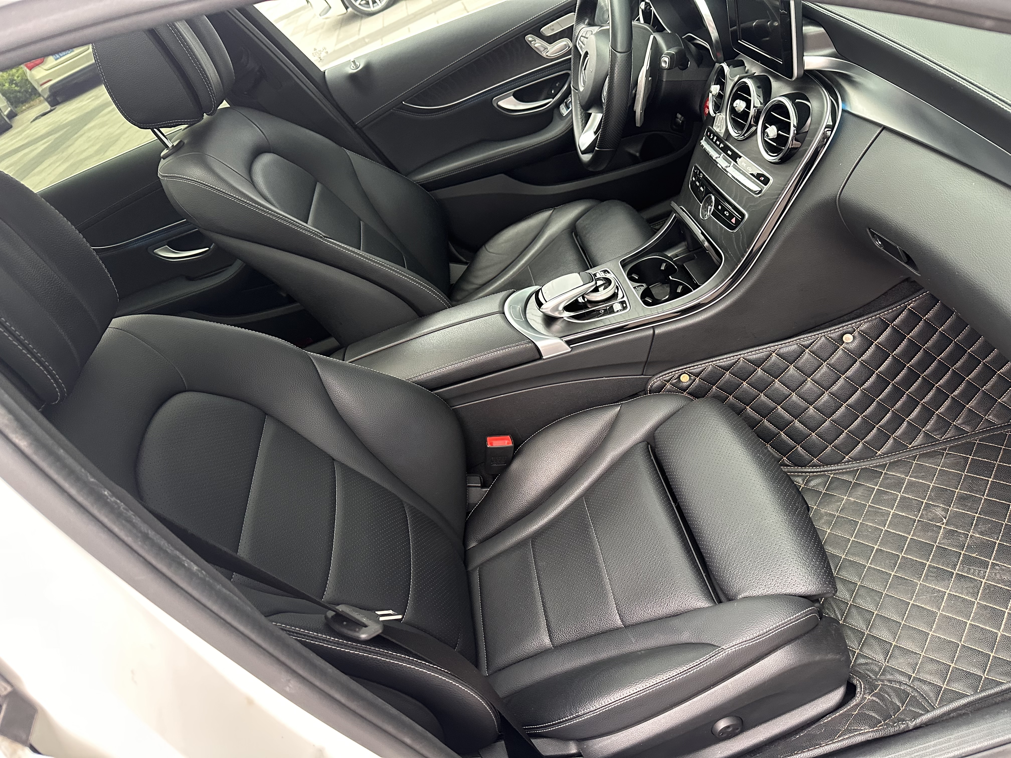 Mercedes-Benz C Class 2017 car image #13