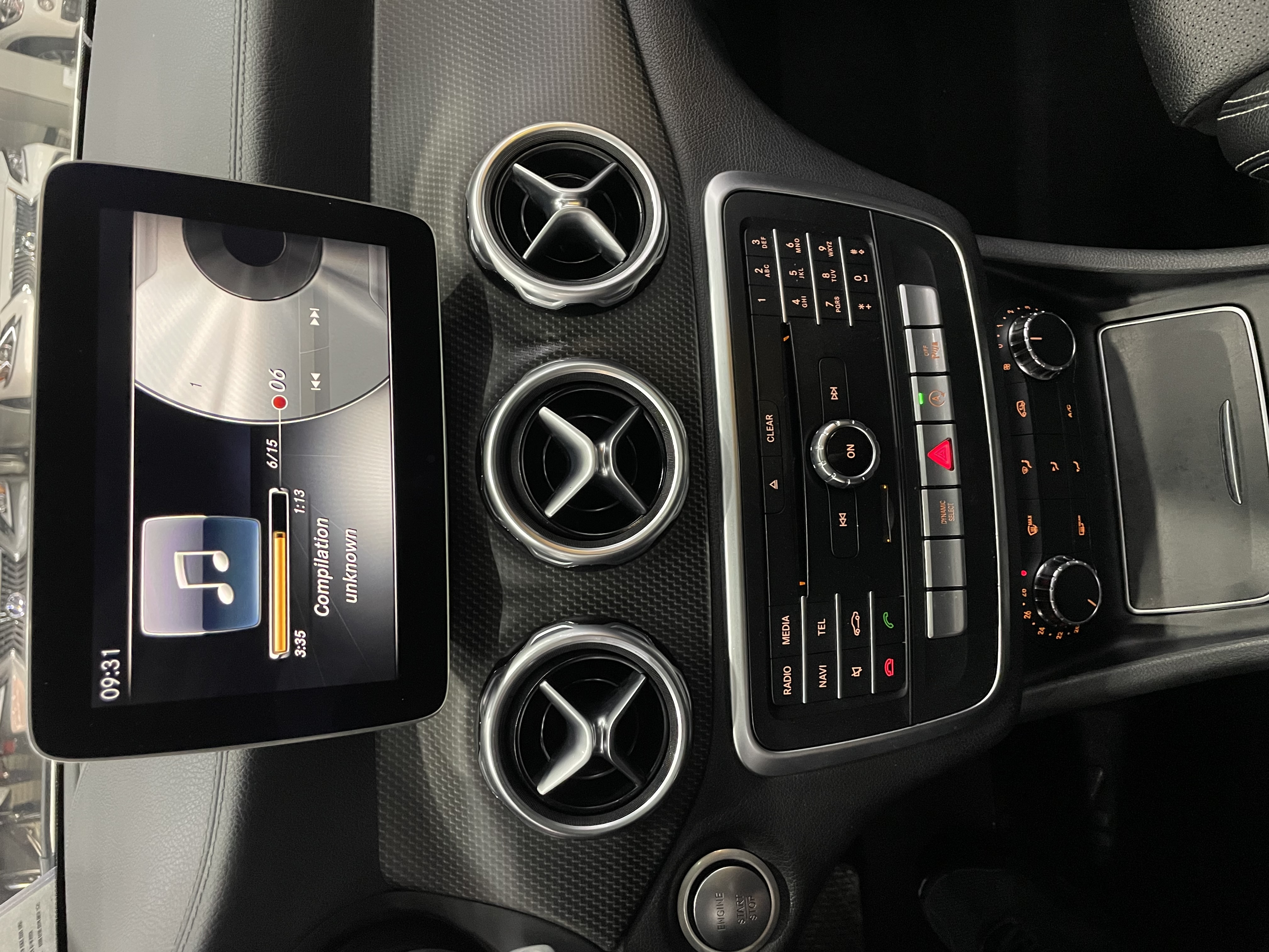 Mercedes-Benz GLA Class 2017 car image #13