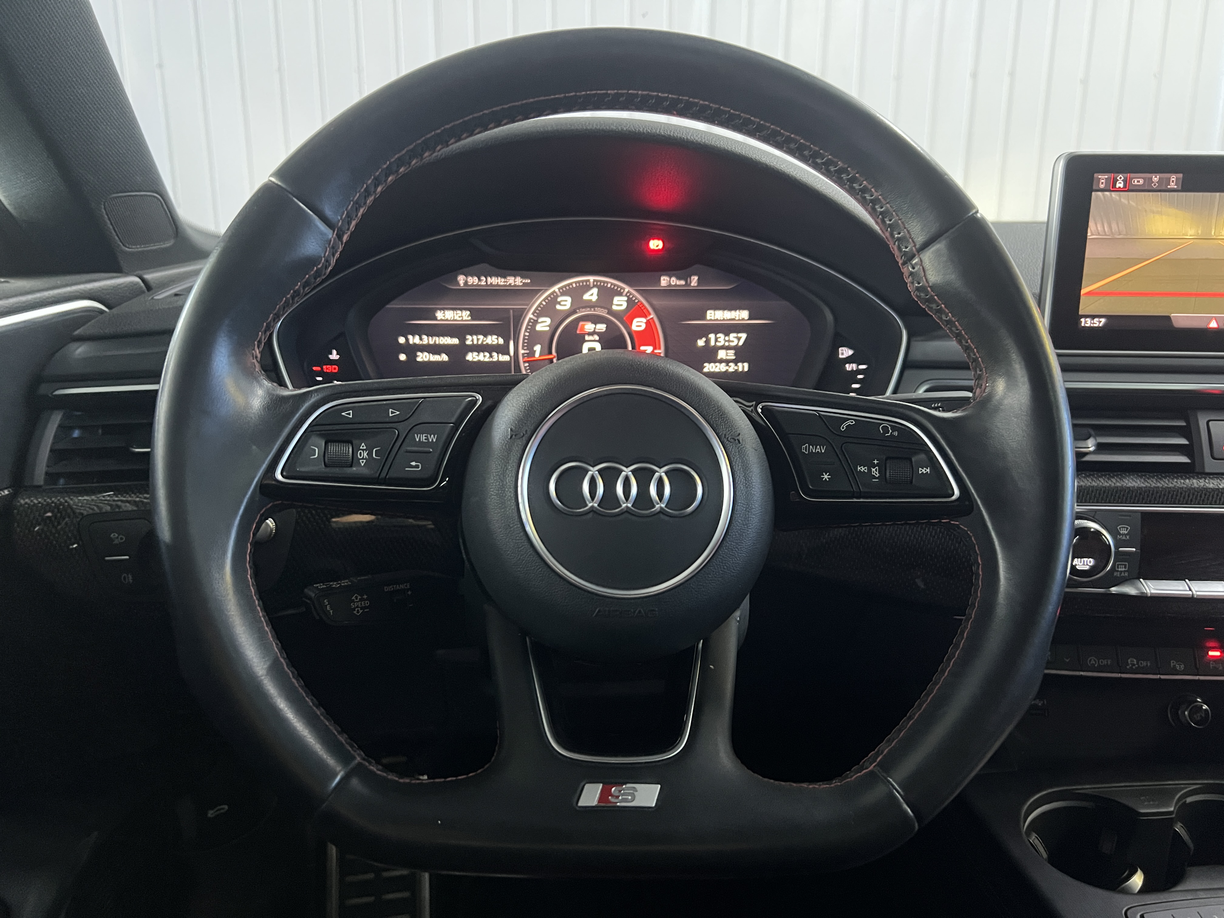 Audi S5 2019 car image #13