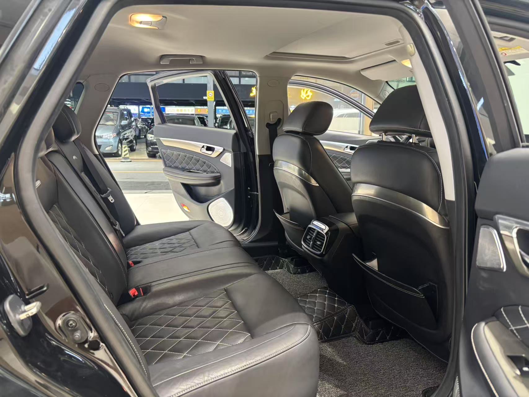 GAC Trumpchi GA8 2019 #13 GAC Trumpchi GA8 2019 car image #13