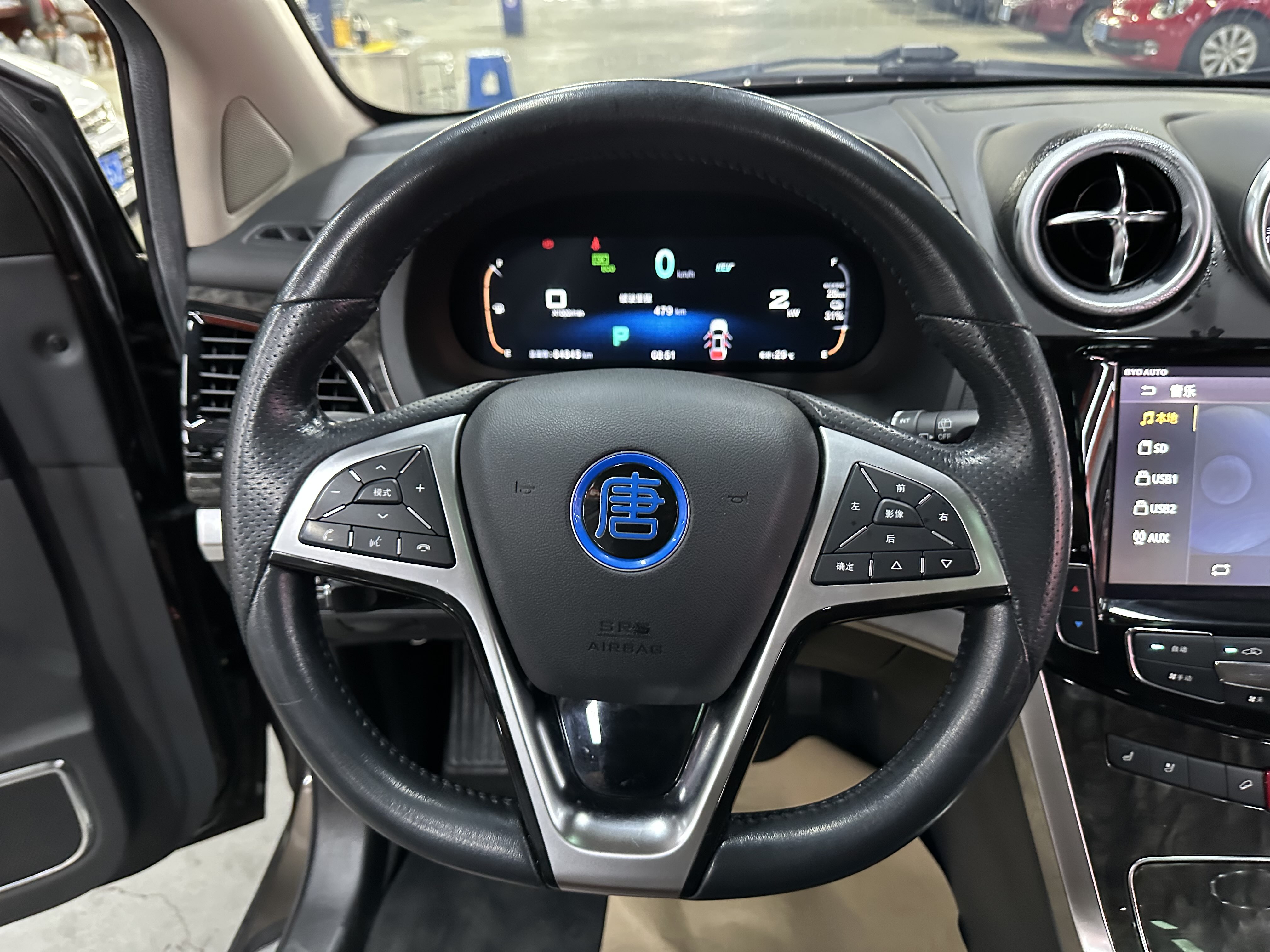BYD Tang New Energy 2017 #13 BYD Tang New Energy 2017 car image #13