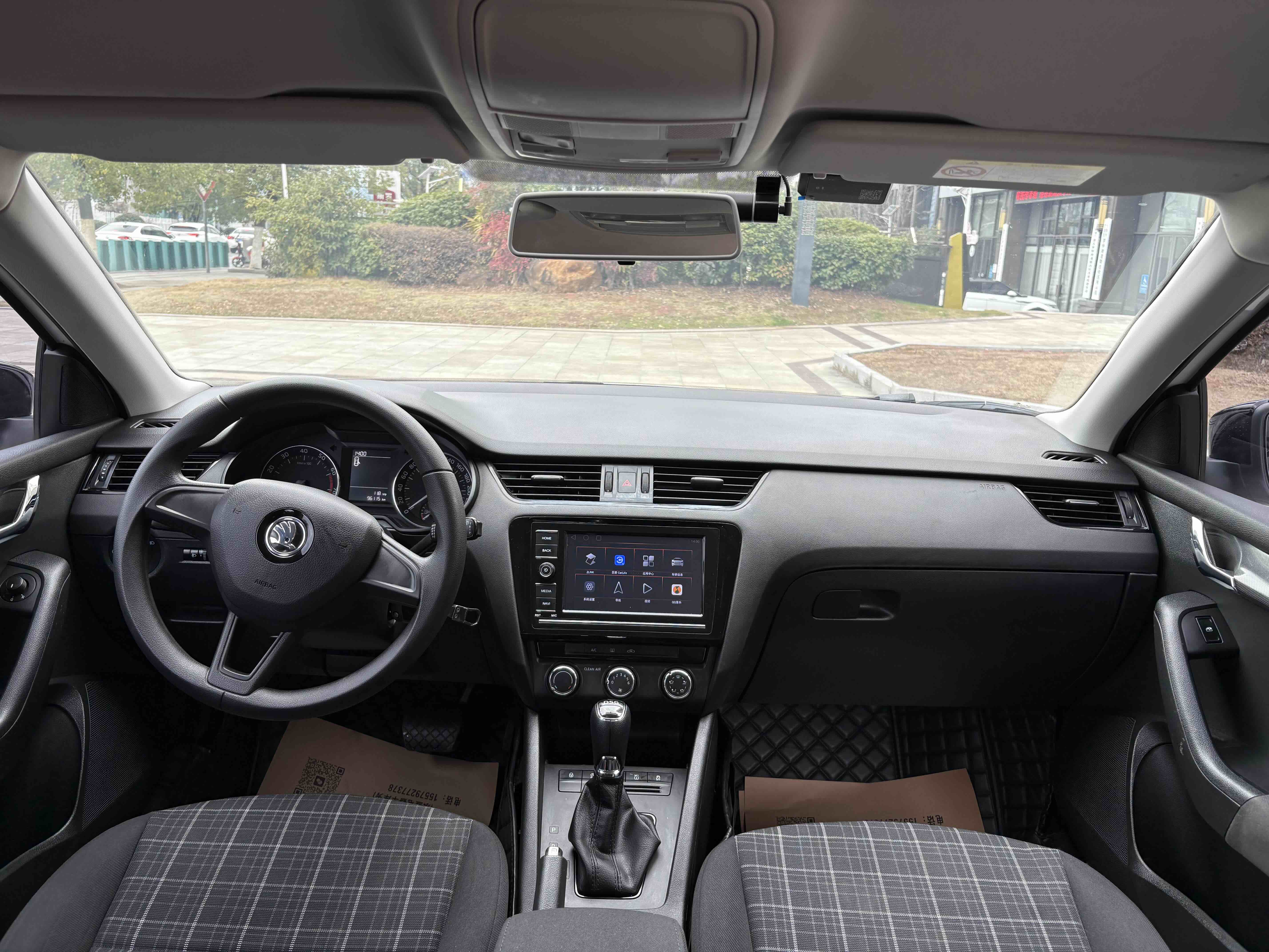 Skoda Octavia 2017 car image #13