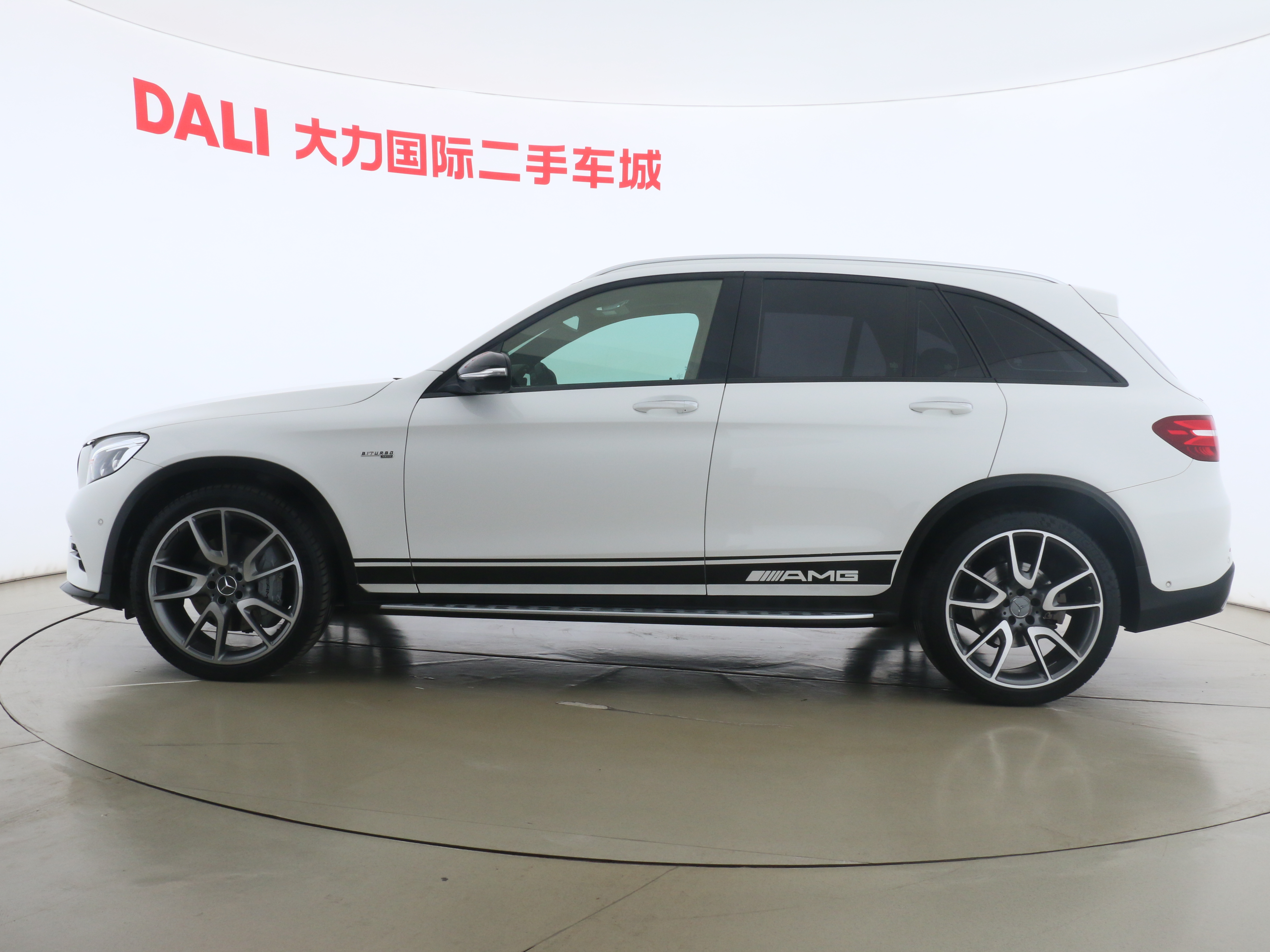 Mercedes-Benz GLC AMG 2018 immagine di auto #13