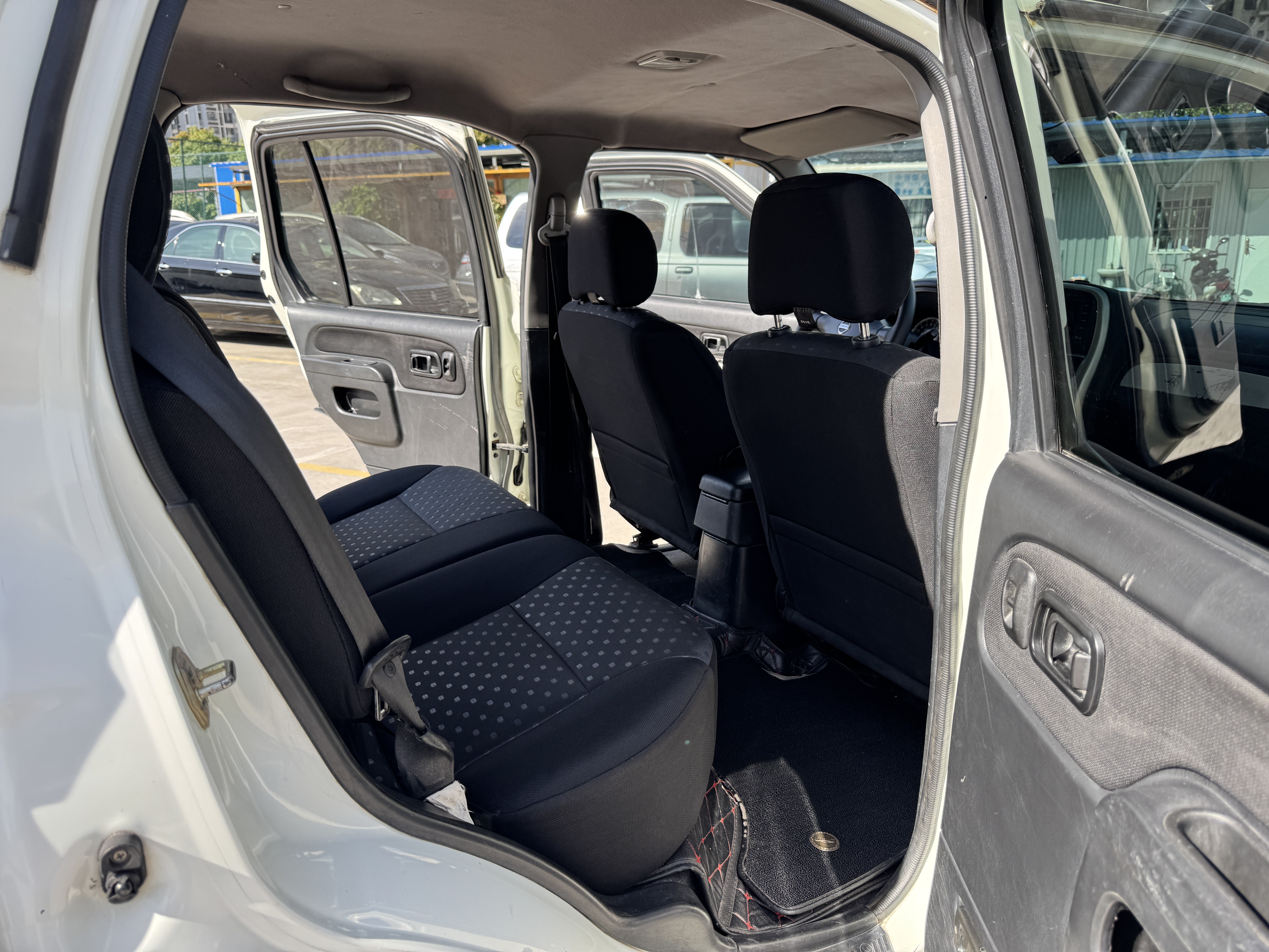 日产 日产帕拉丁 2011 汽车图片 #13