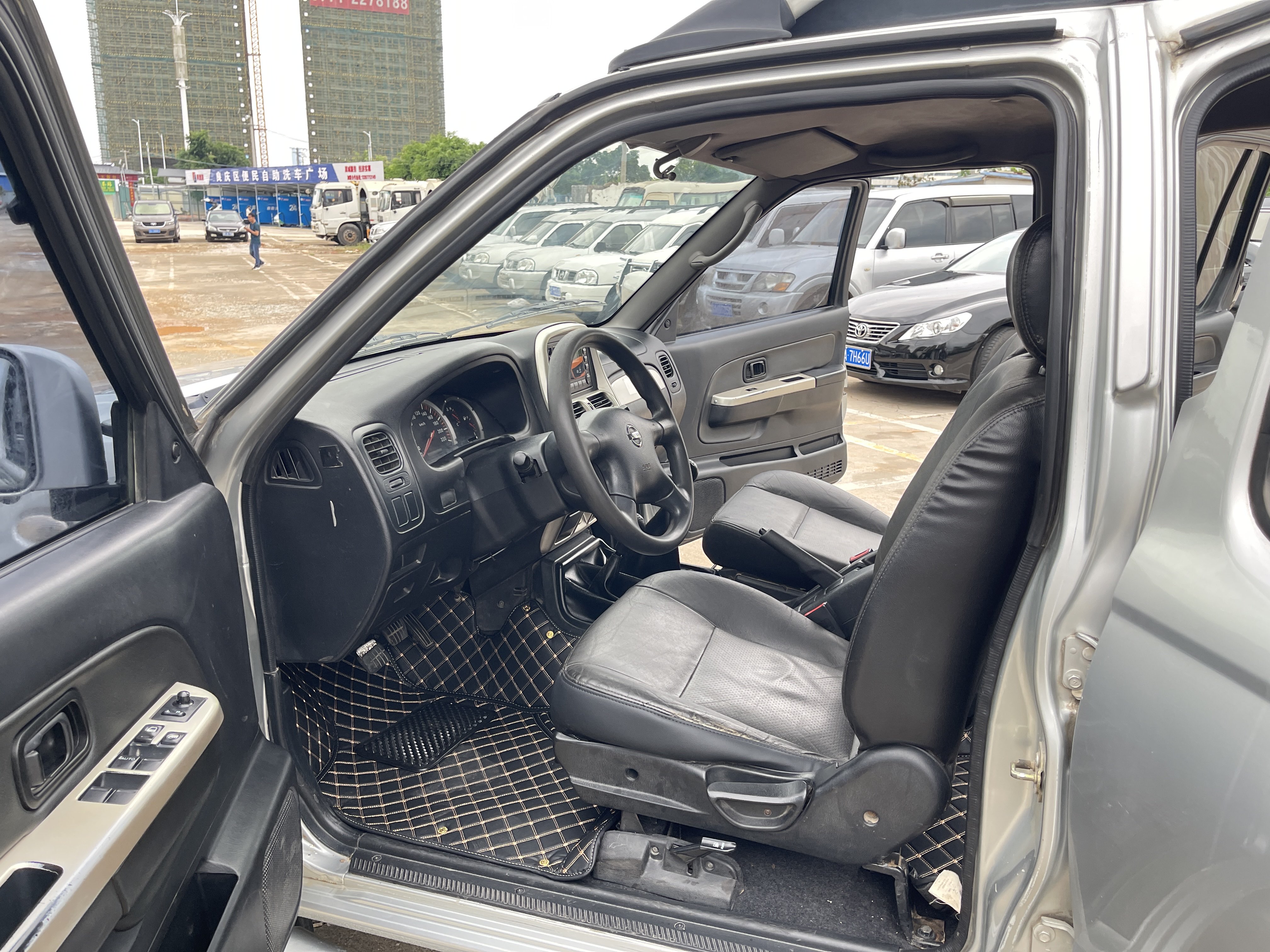 日产 日产帕拉丁 2011 汽车图片 #13