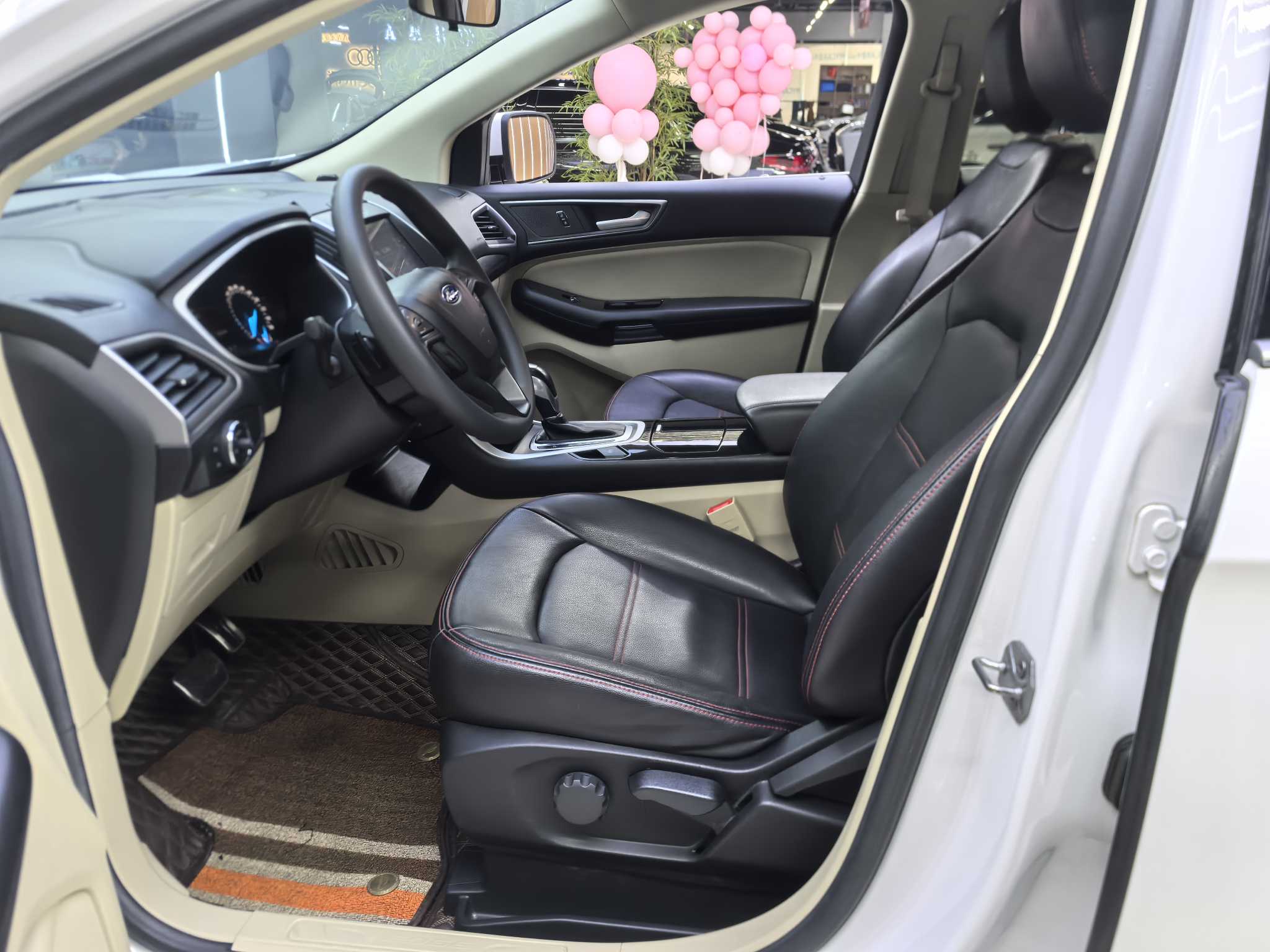 Ford Edge 2018 immagine di auto #13