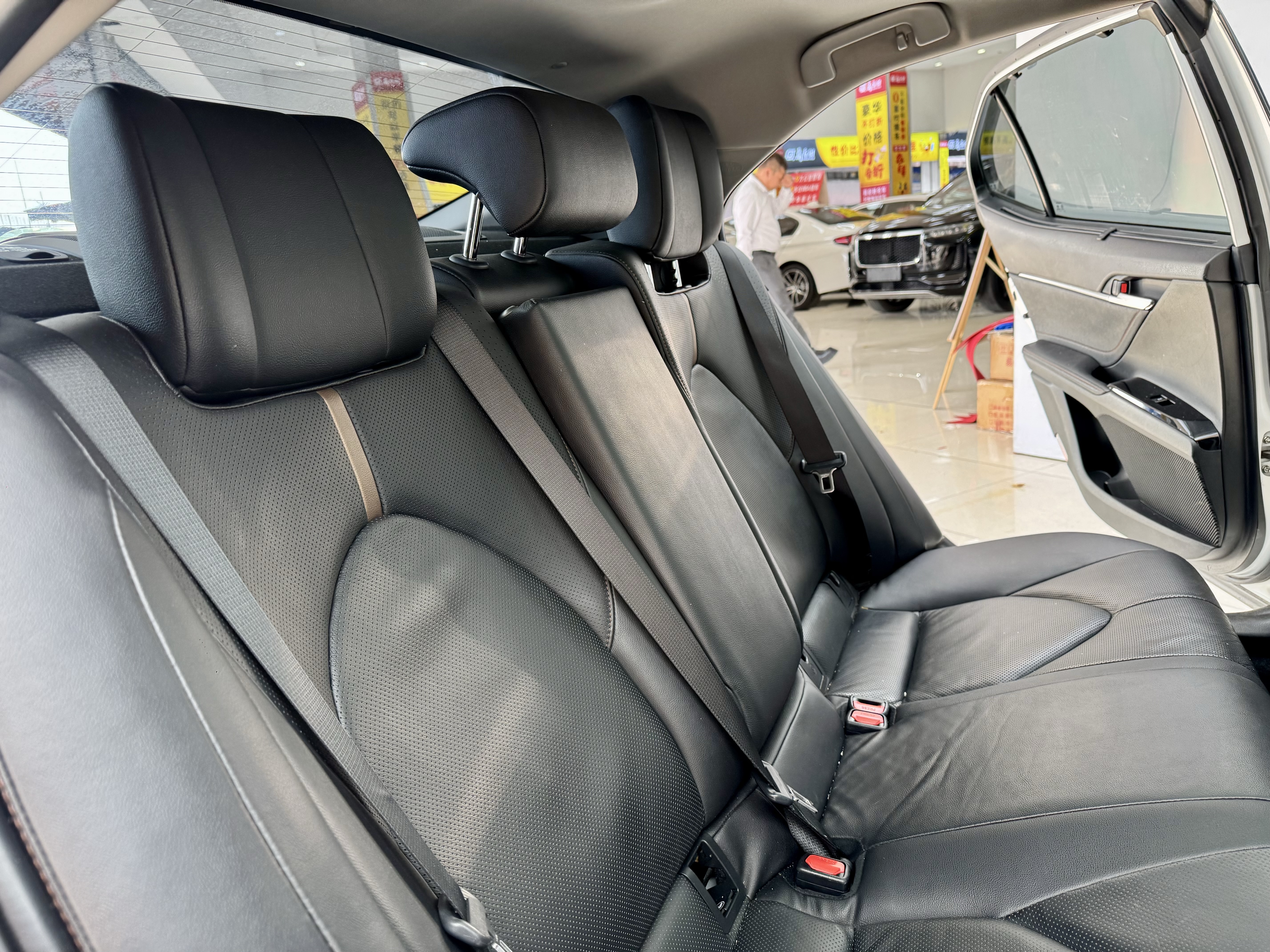 Toyota Camry 2018 car image #13