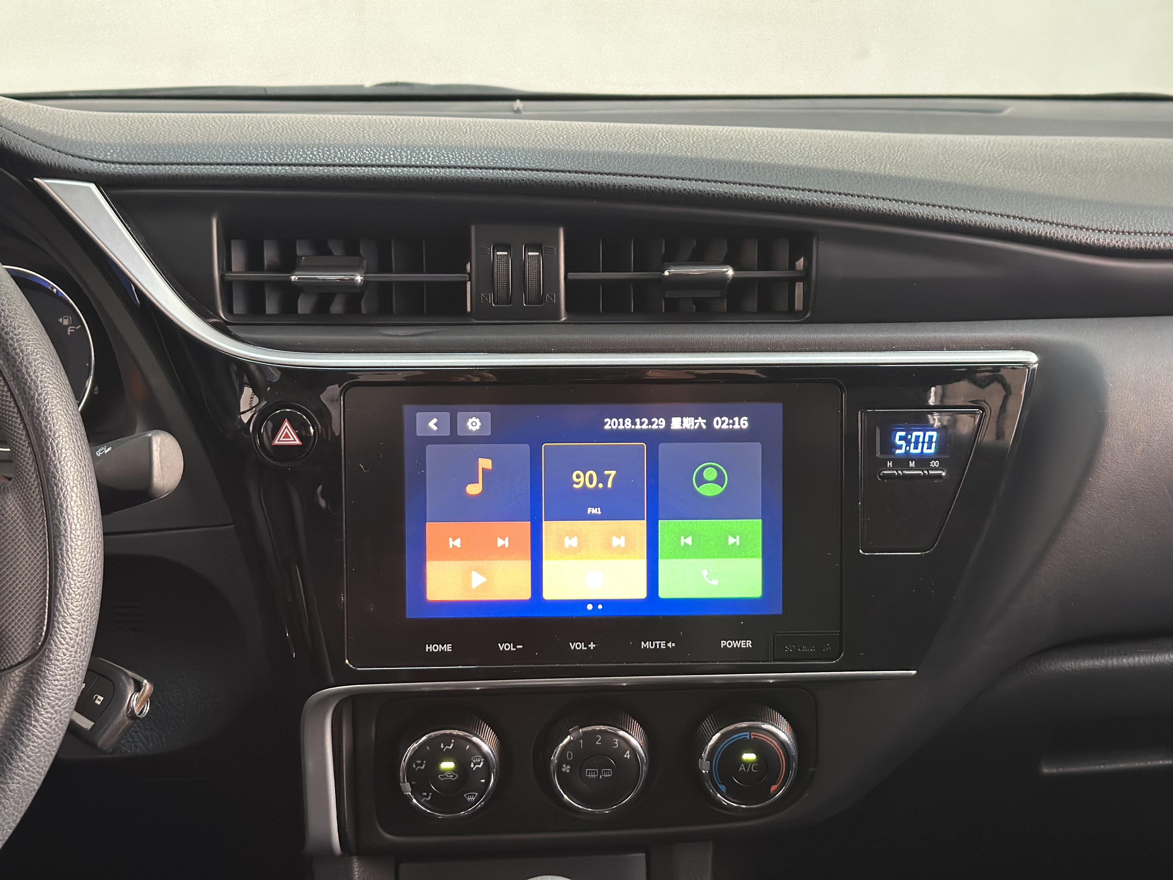 Toyota Corolla 2018 car image #13