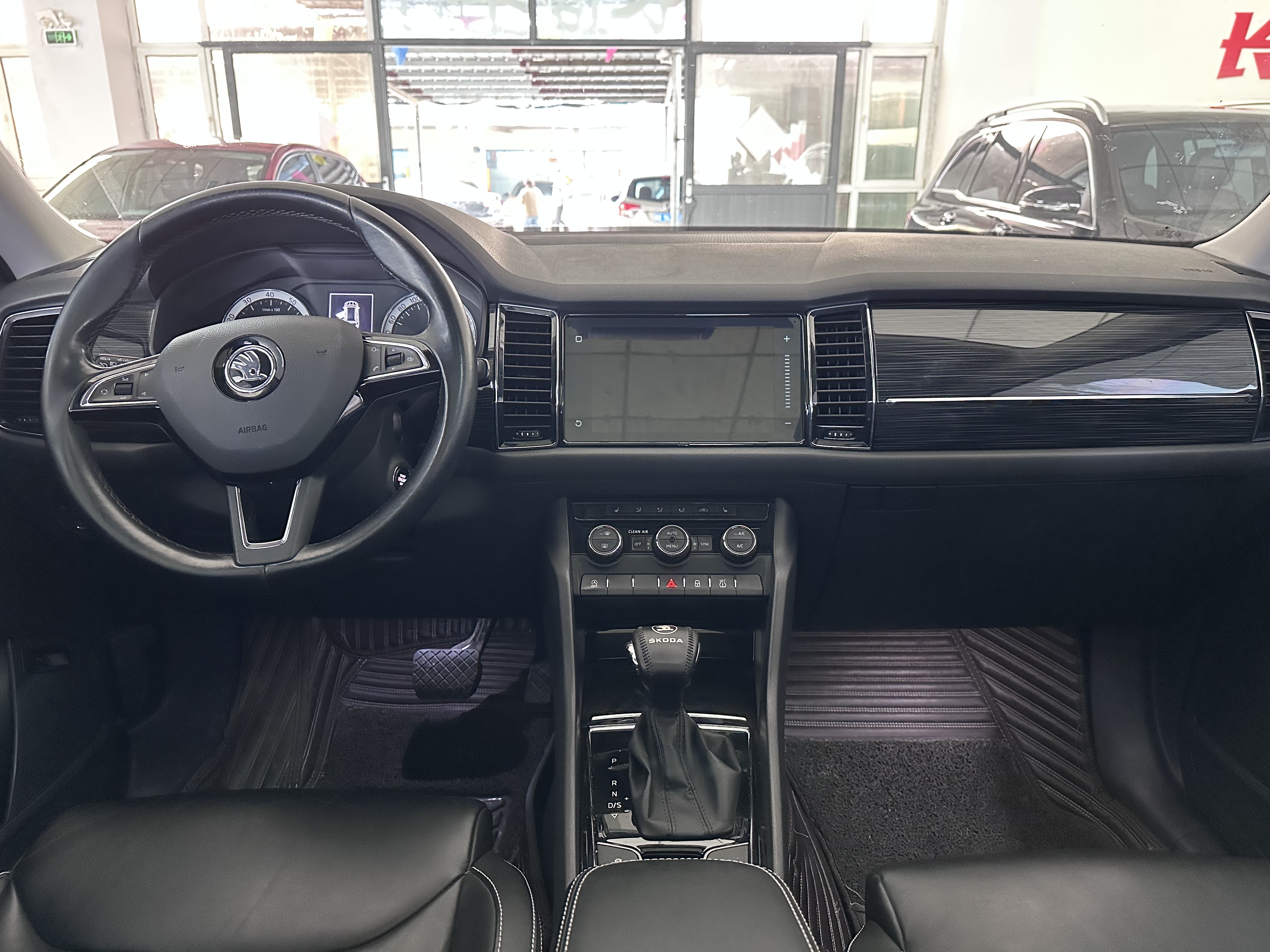 Skoda Kodiaq 2018 immagine di auto #13