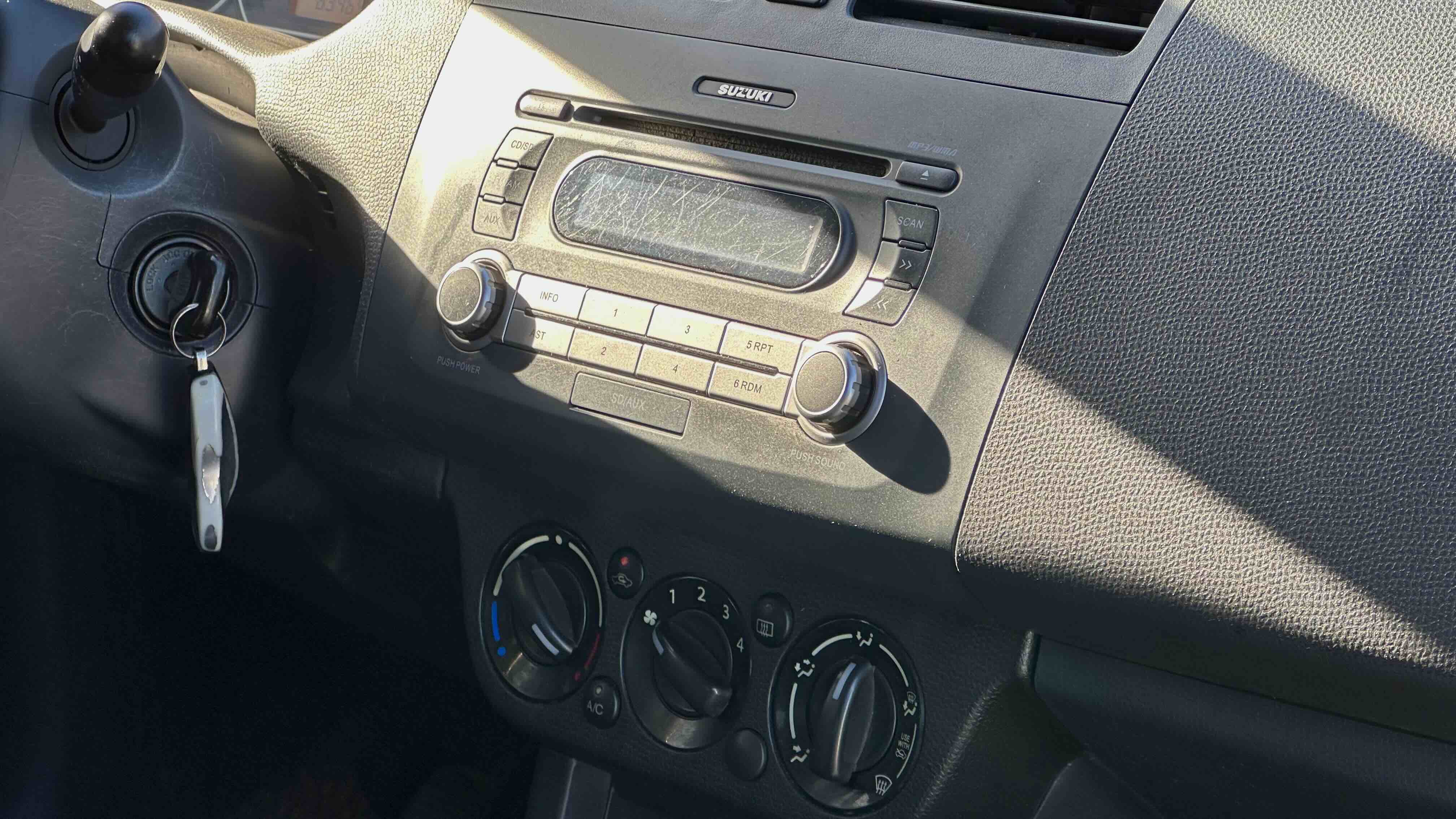 Suzuki Swift 2018 #13 Suzuki Swift 2018 car image #13