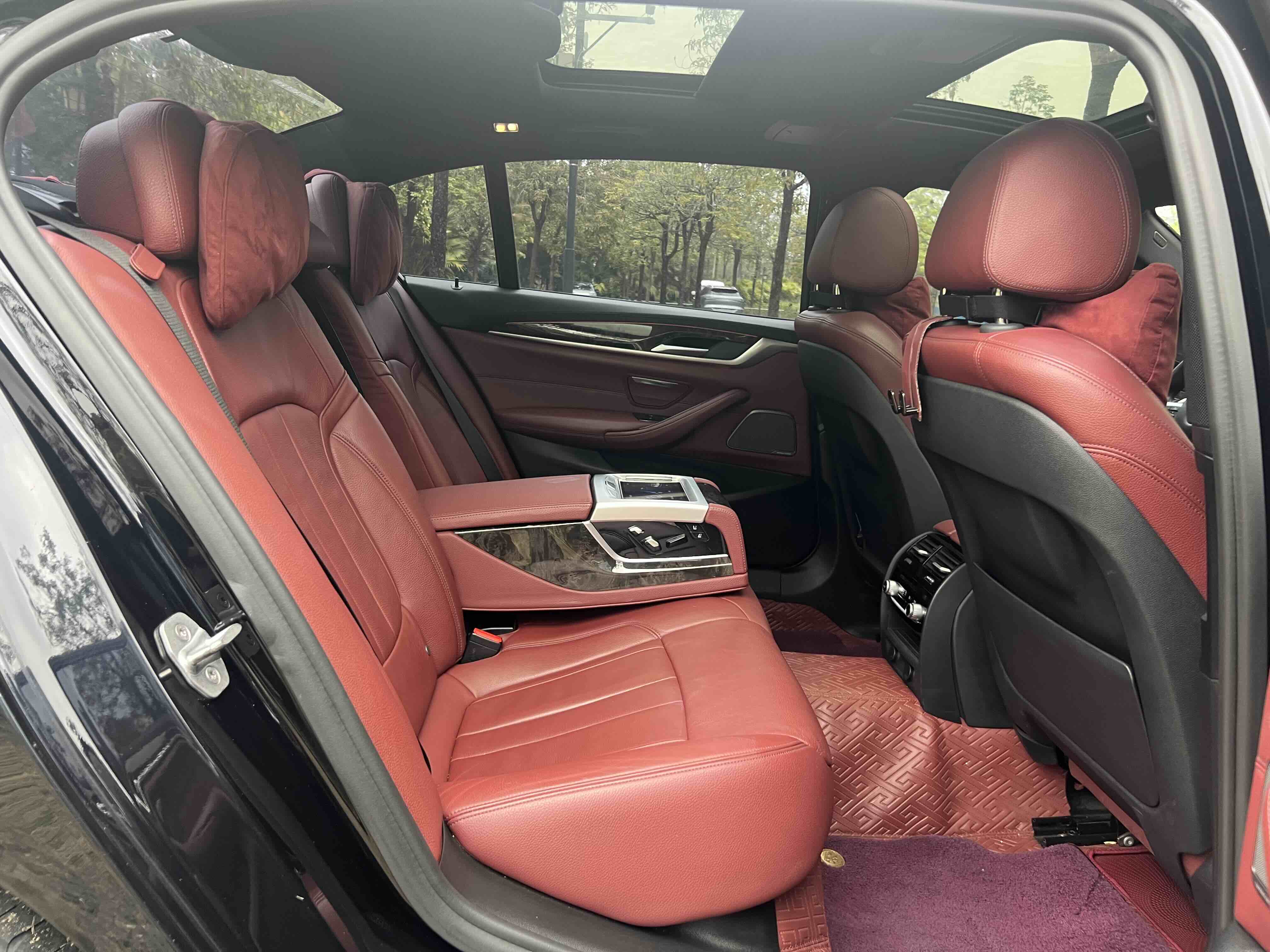 BMW 5 Series 2017 car image #13