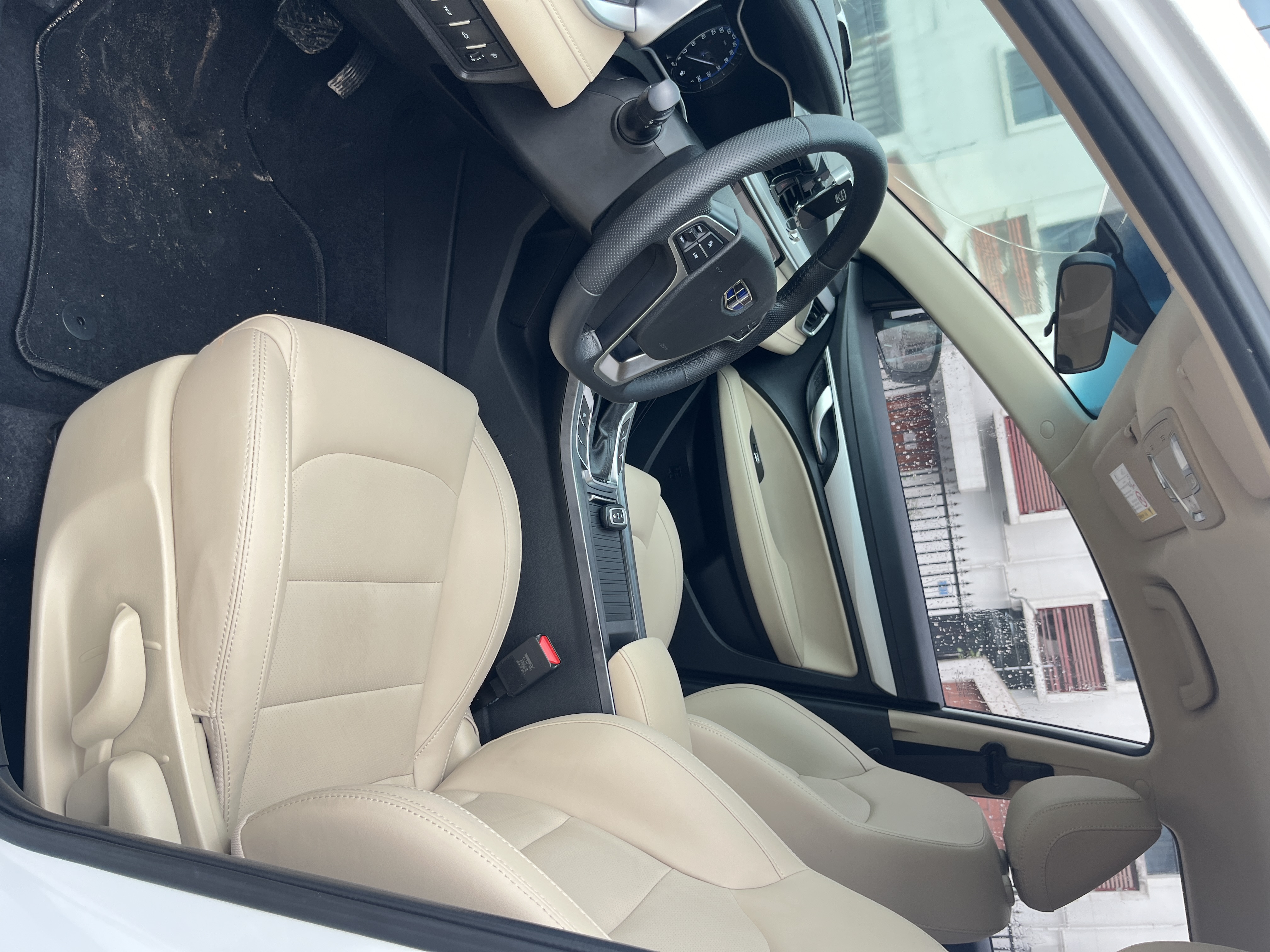 Emgrand 2018 car image #13