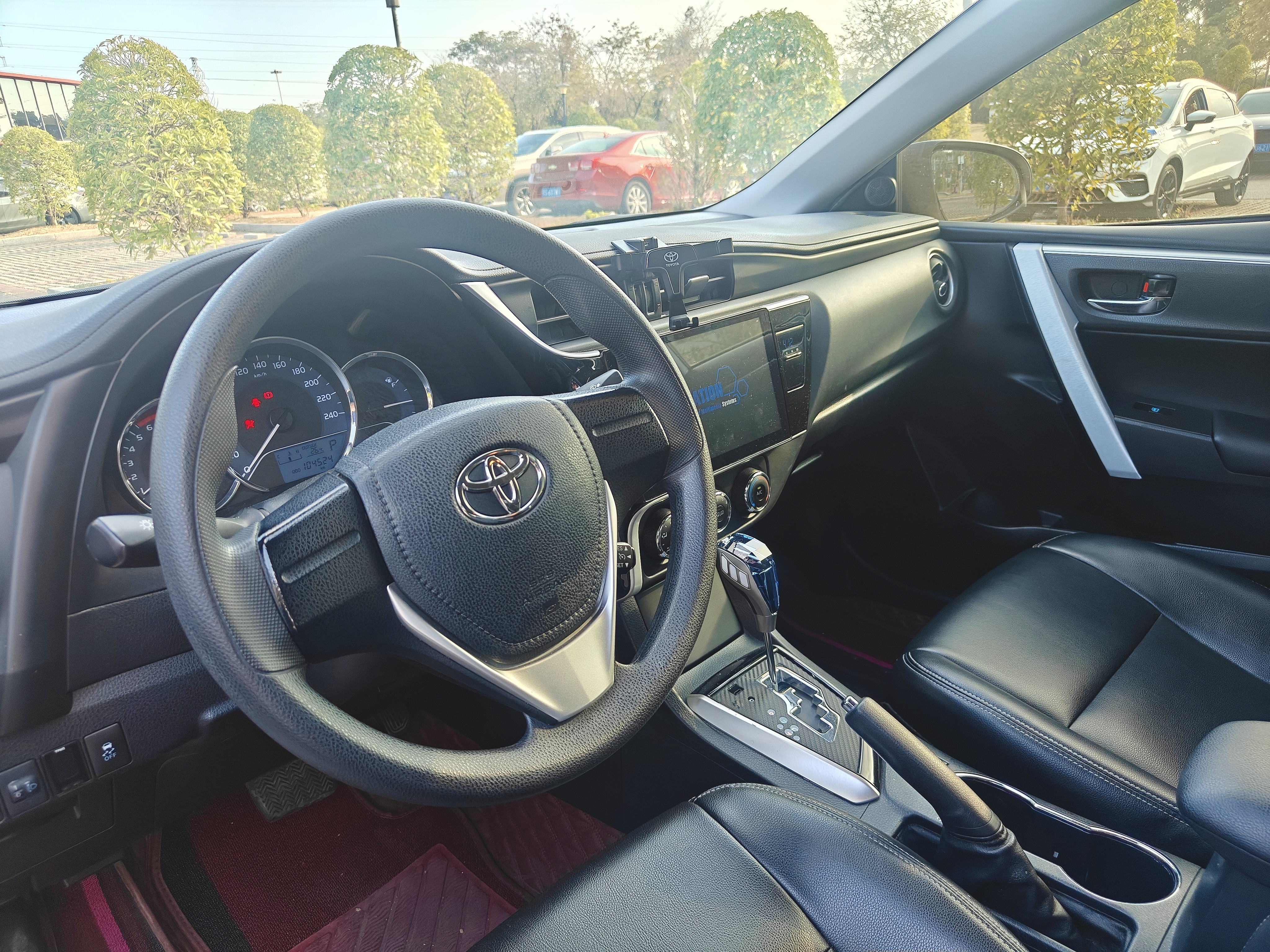 Toyota Corolla 2019 #13 Toyota Corolla 2019 car image #13